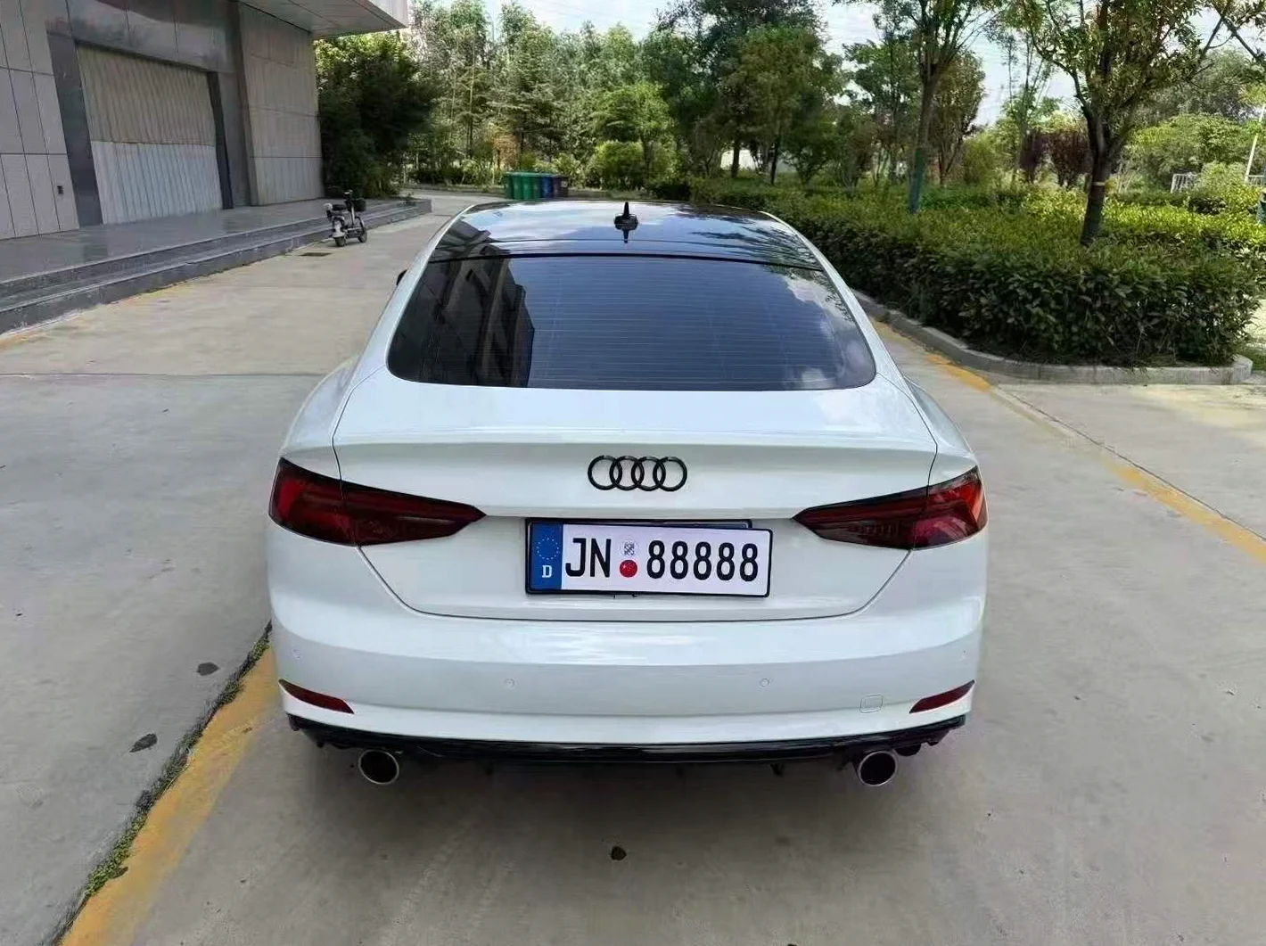 奥迪A5 后面外观二