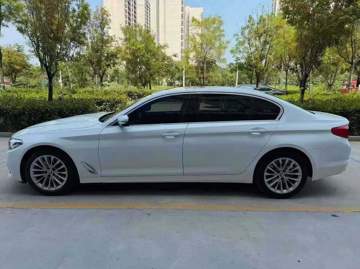 宝马5系 后面外观三