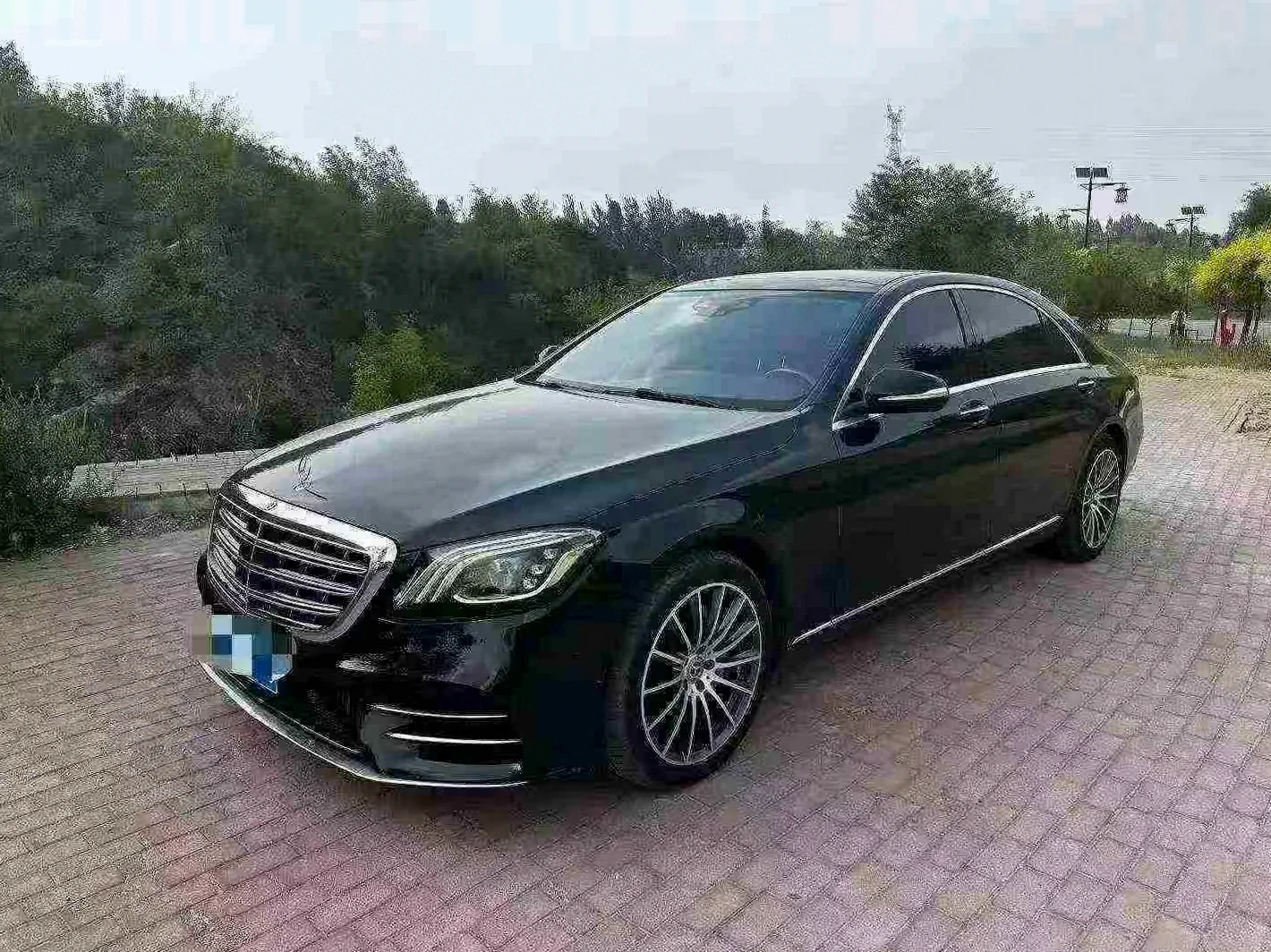奔驰S 内饰前排