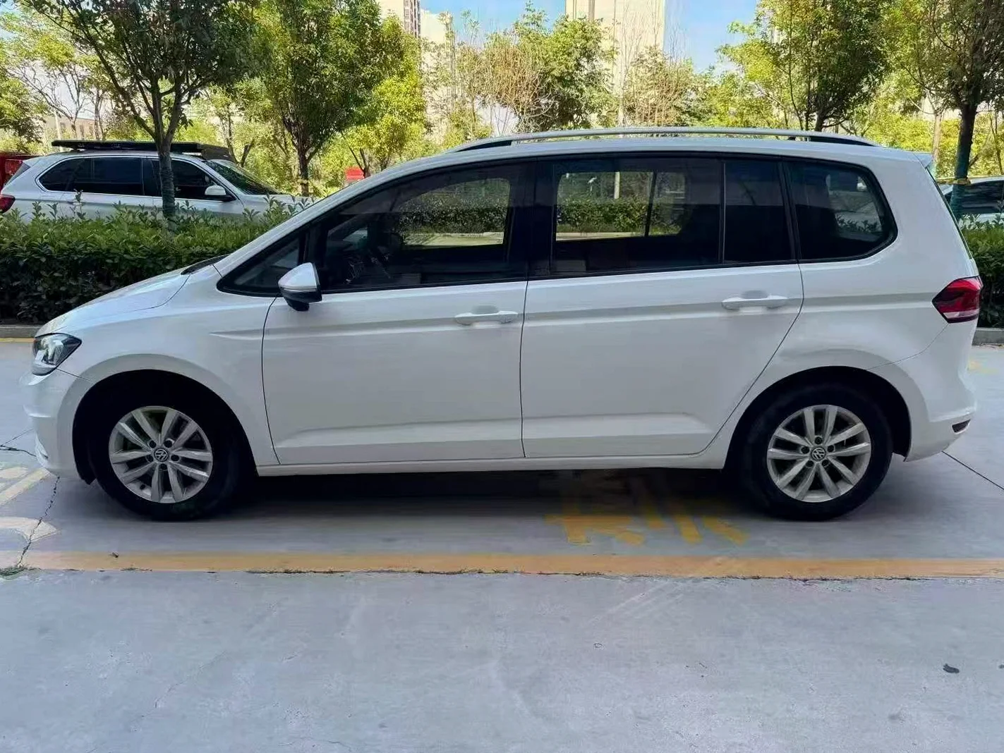 大众途安 后面外观三