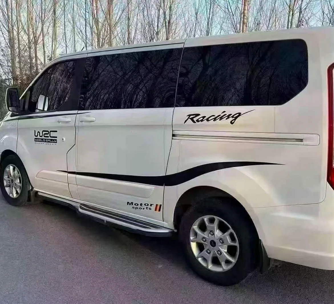 福特途睿欧 后面外观二