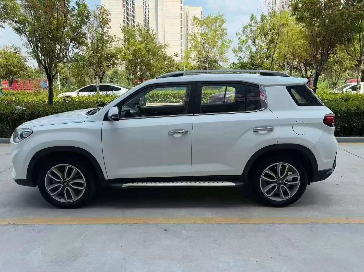 现代ix35 后面外观三