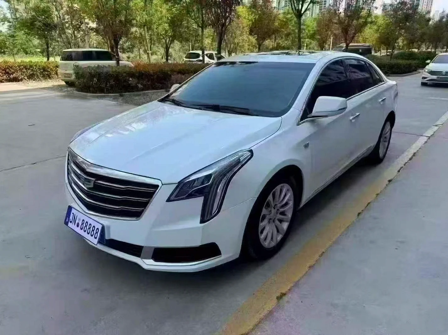 凯迪拉克XTS 正面外观三