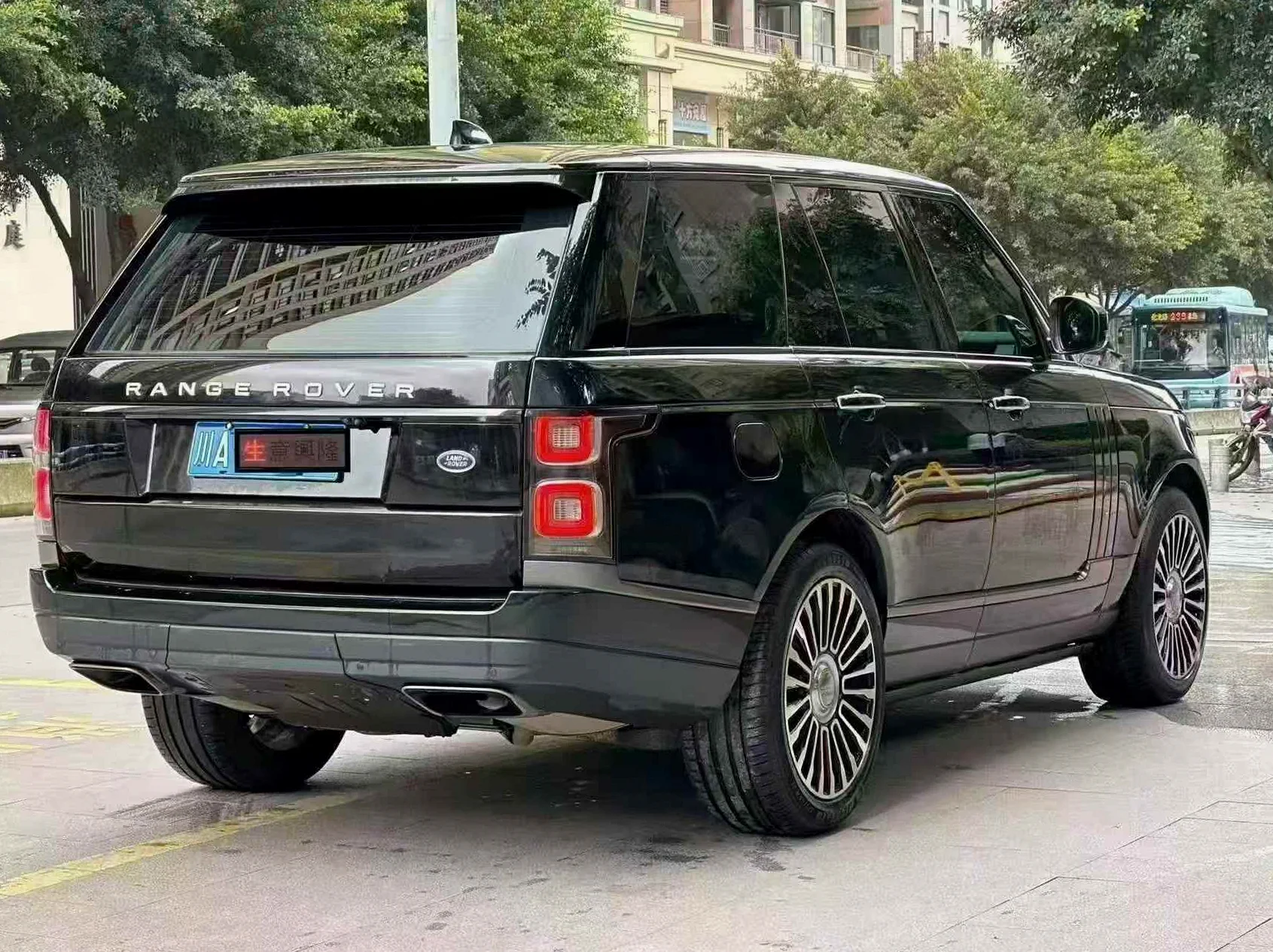 路虎揽胜行政 驾驶室