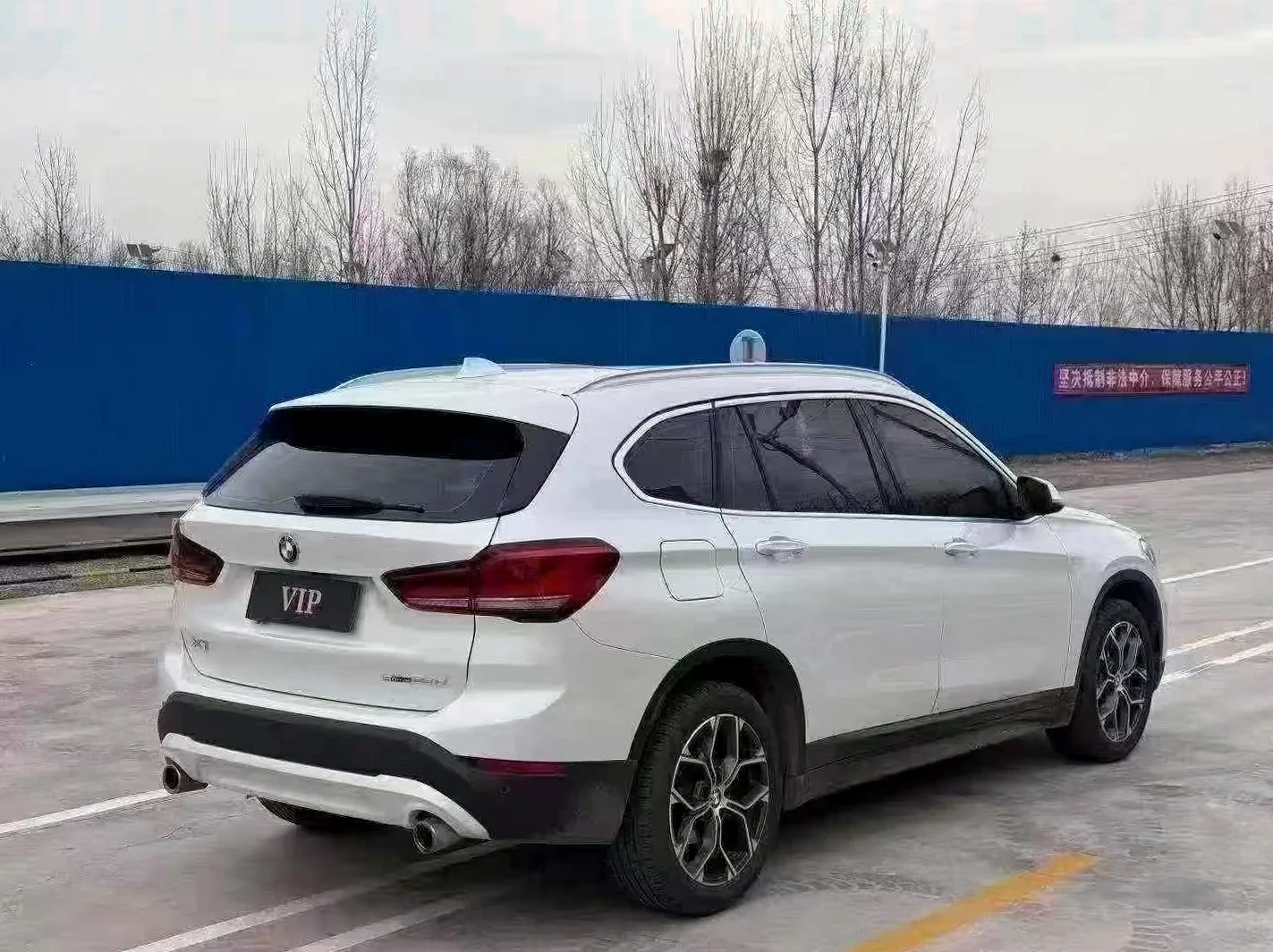 宝马X1 后面外观二