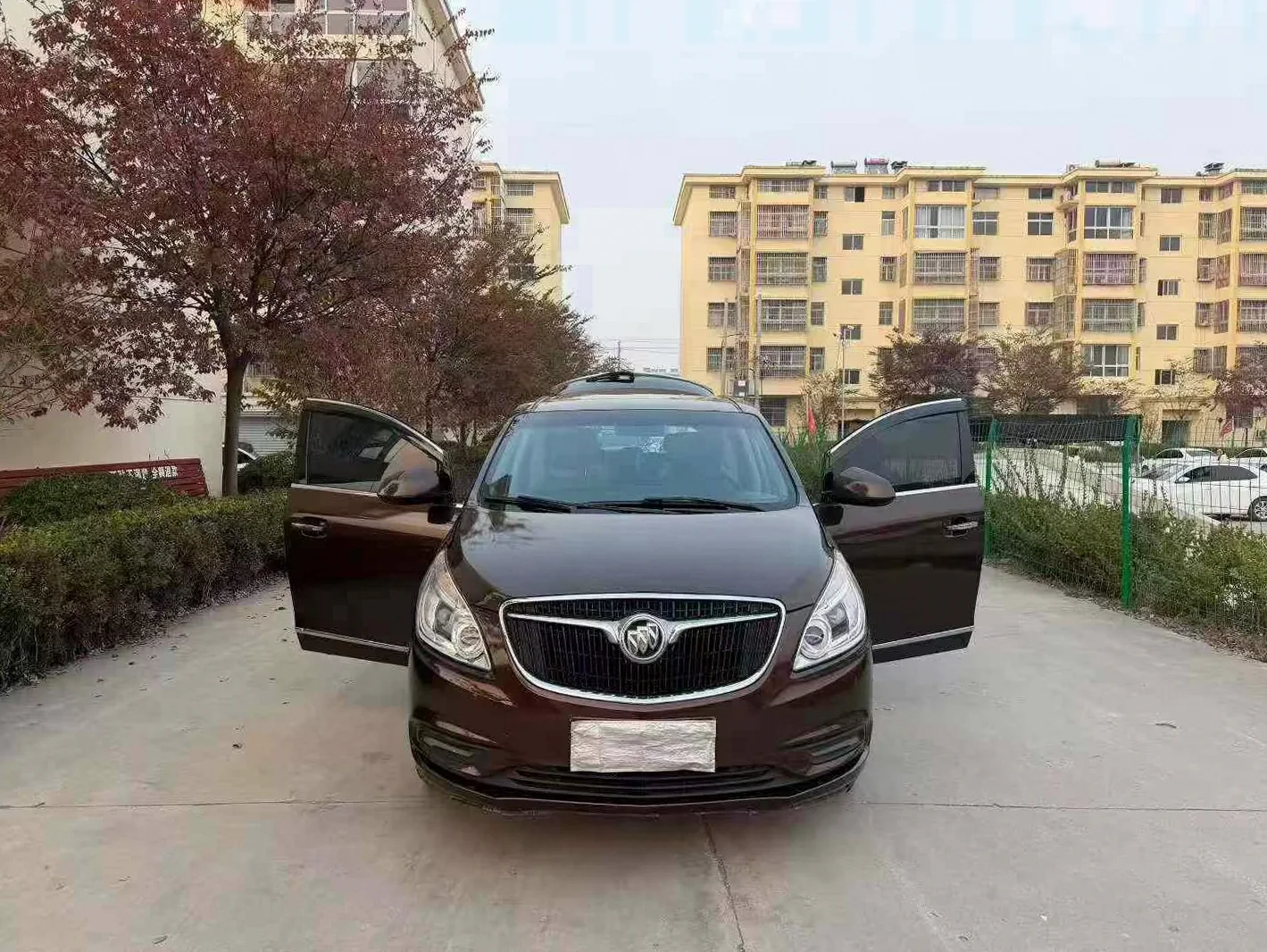 别克GL8 驾驶室
