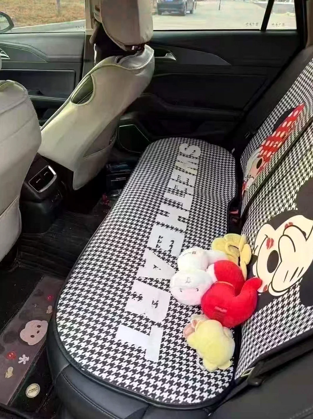 红旗H5 后面外观二