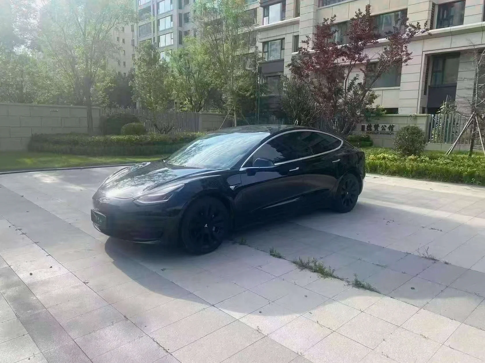 特斯拉MODEL 正面外观三