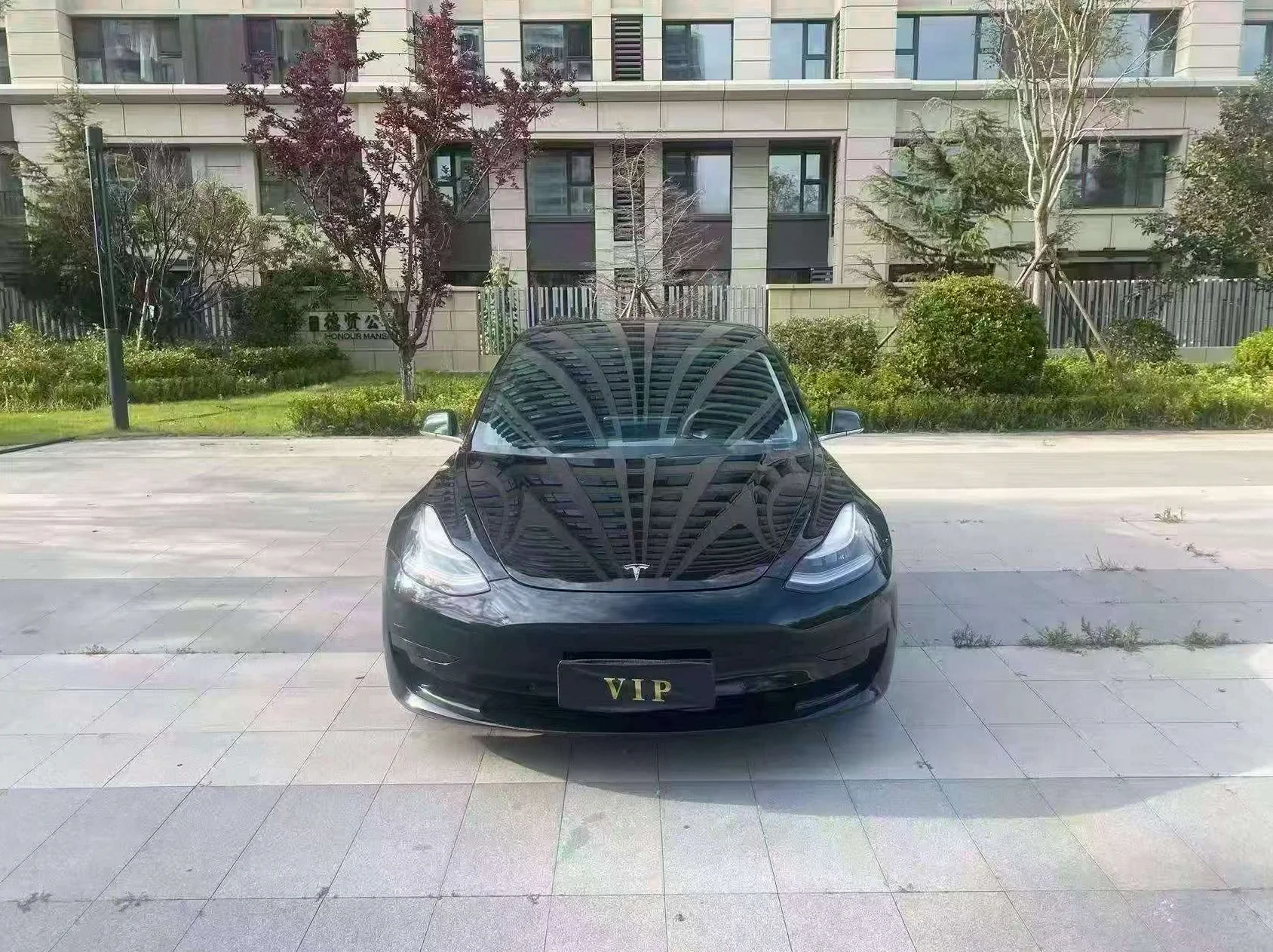 特斯拉MODEL 正面外观二