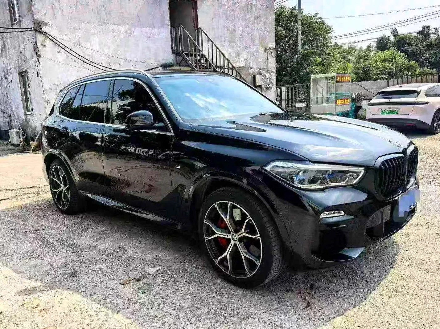 宝马X5 正面外观三