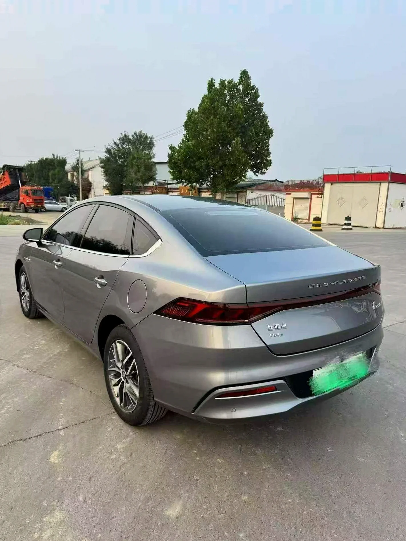 比亚迪秦 内饰前排