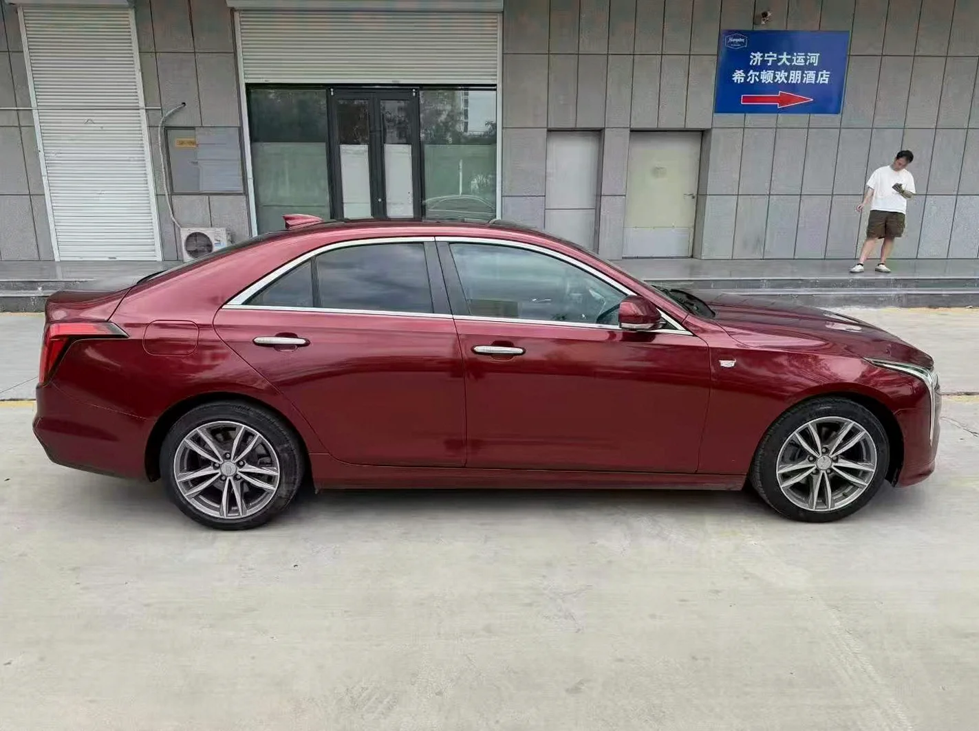 凯迪拉克CT4 后面外观一