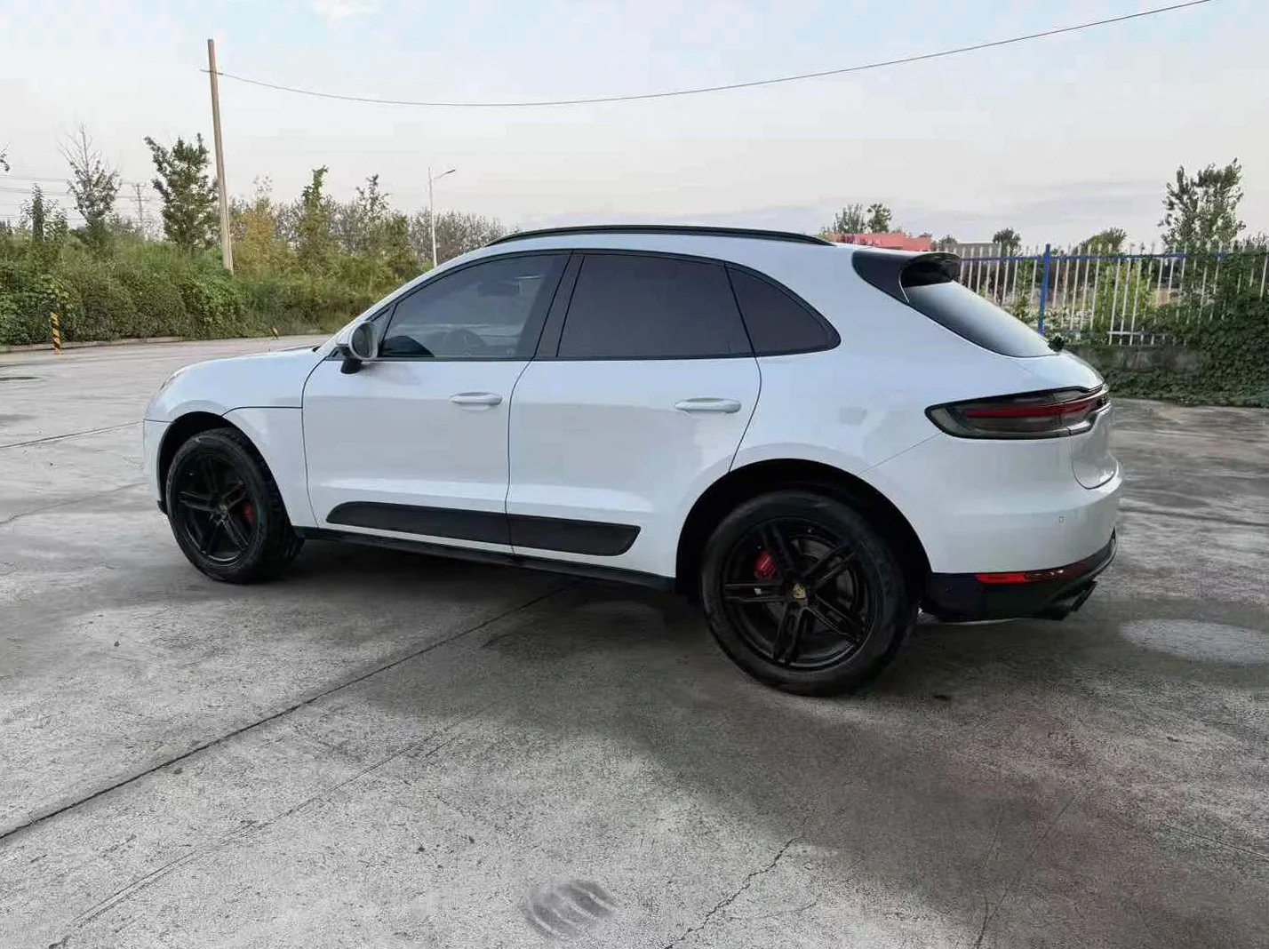 保时捷Macan 后面外观一