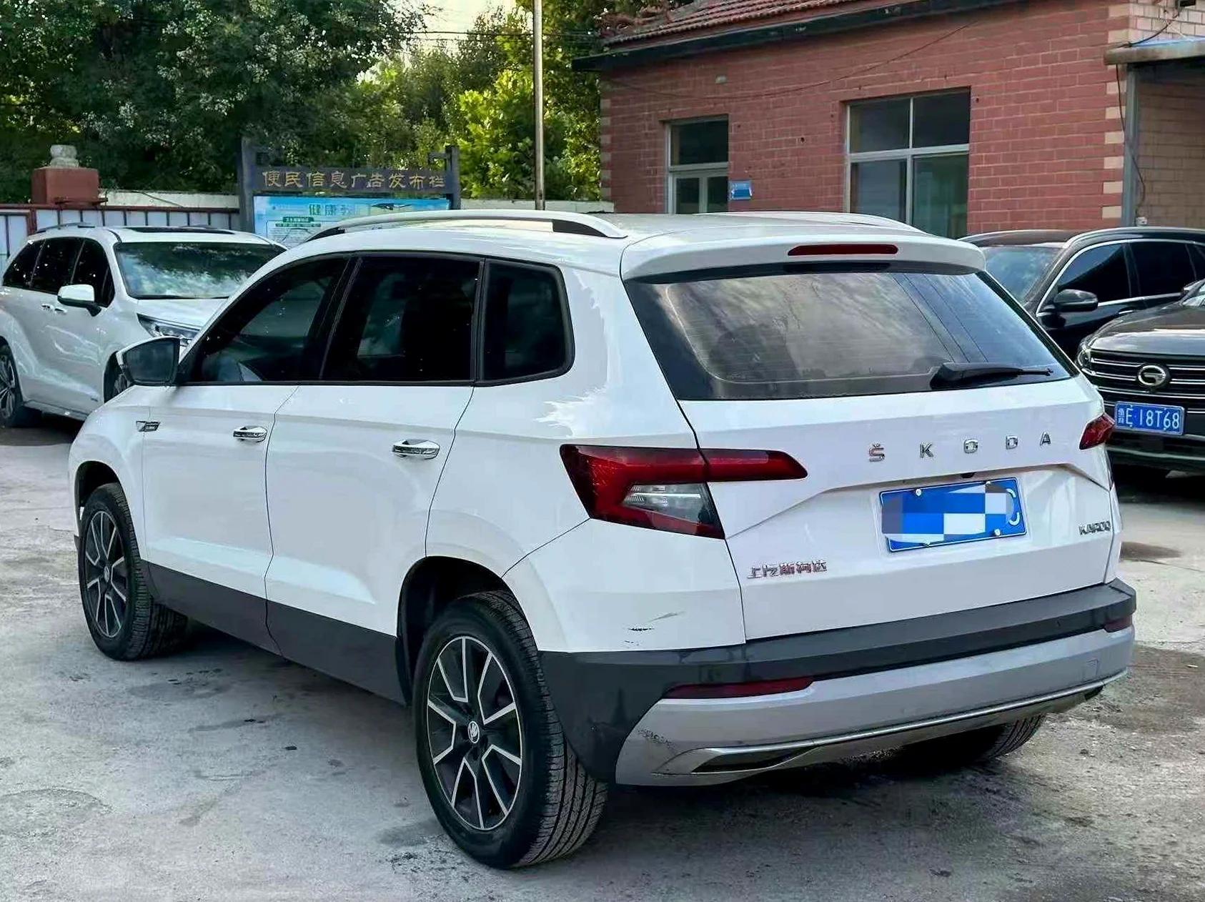 斯柯达柯珞克 后面外观一