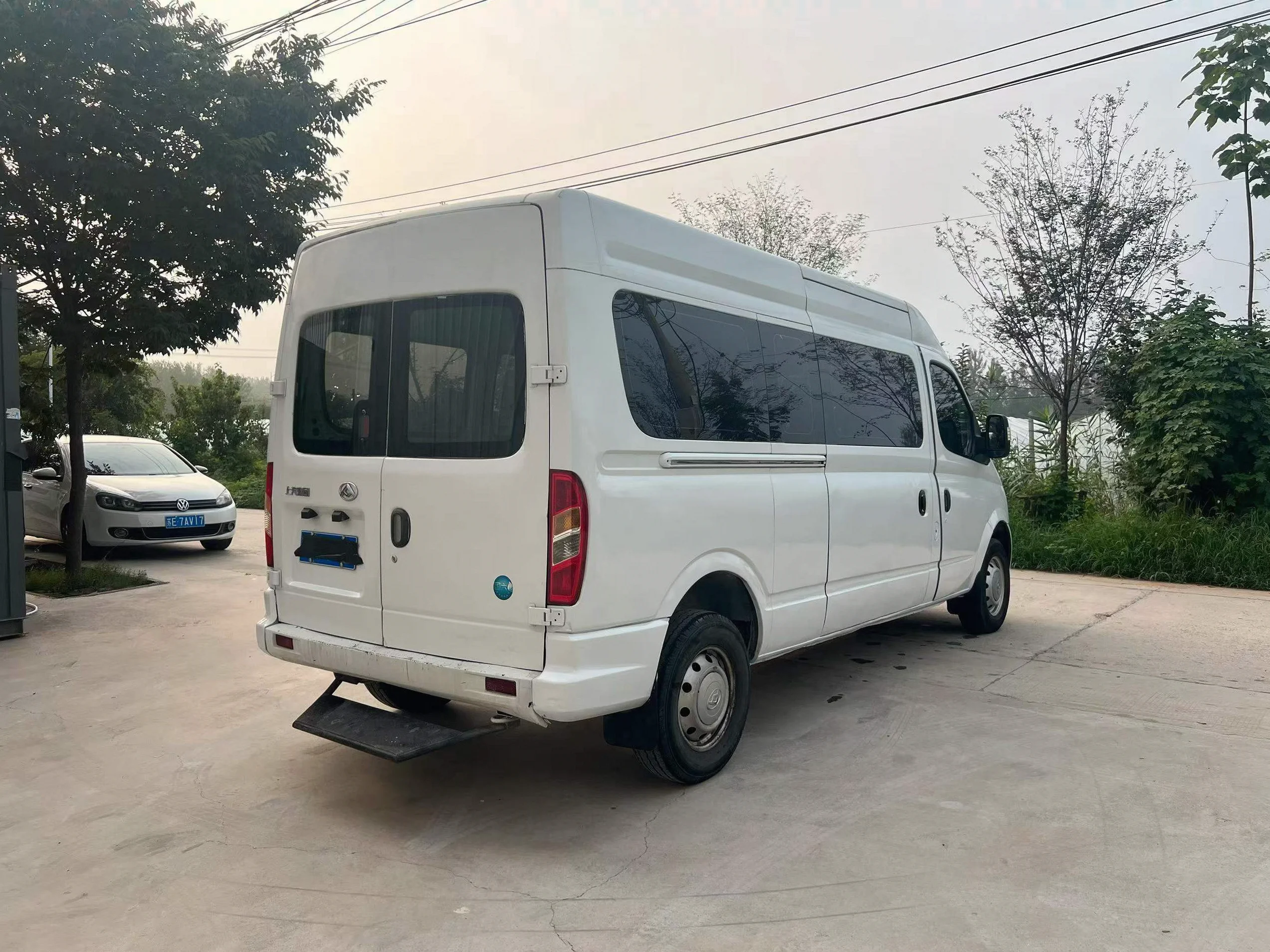 大通V80 后面外观二