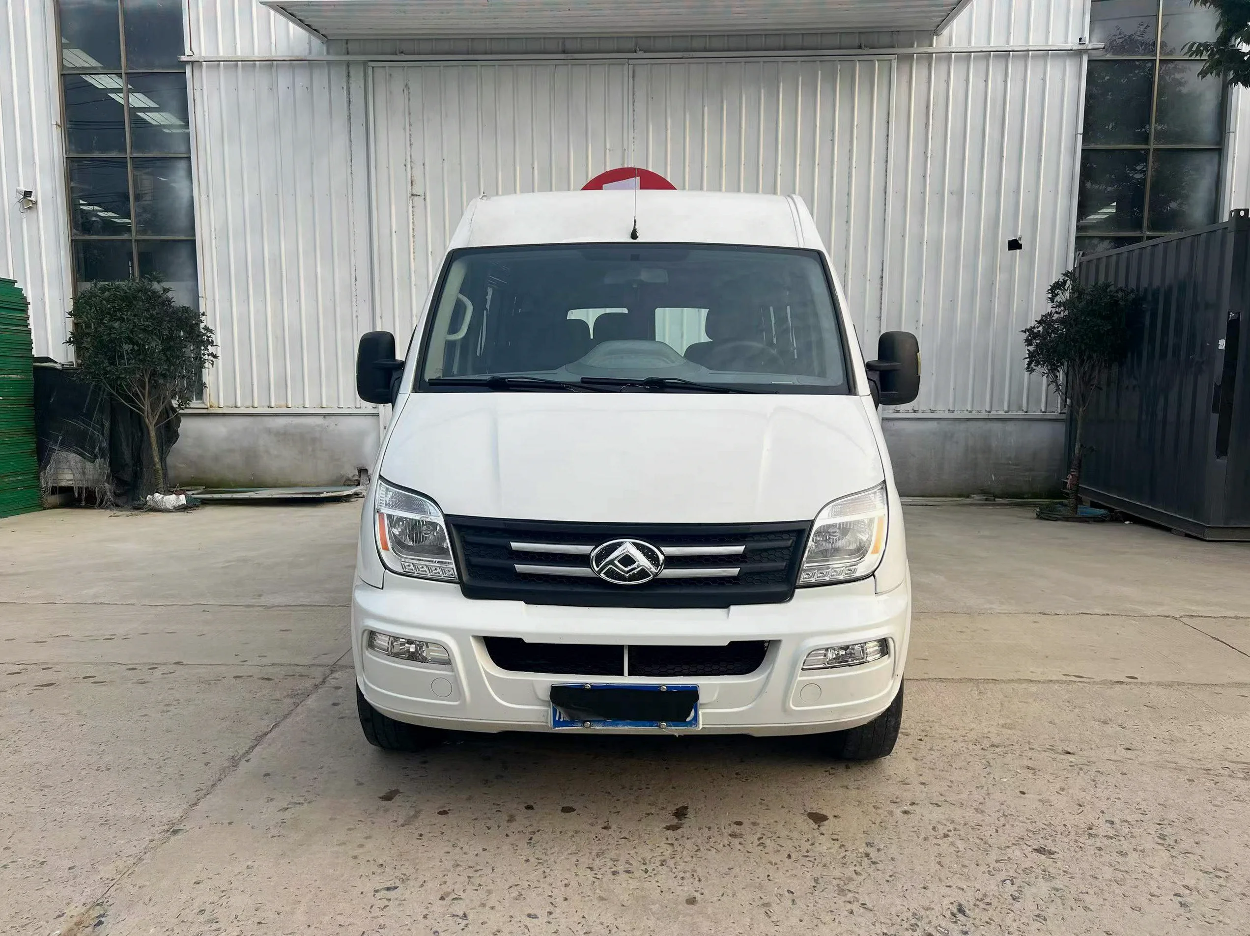 21年大通V80柴油中顶加长版