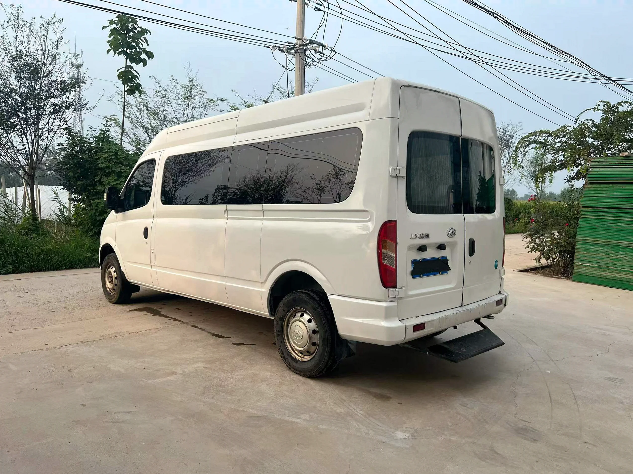 大通V80 正面外观三