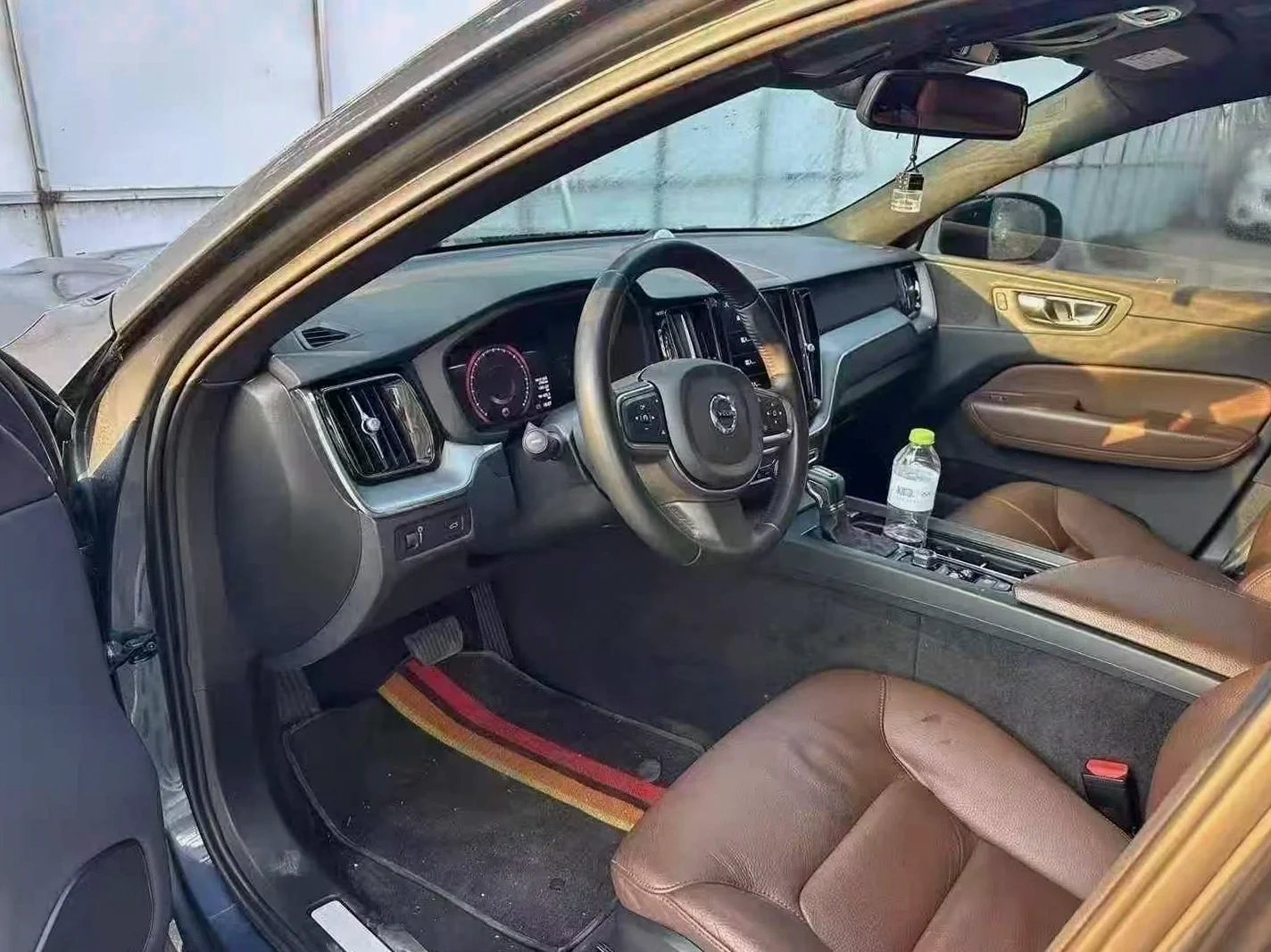 沃尔沃XC60 后面外观一