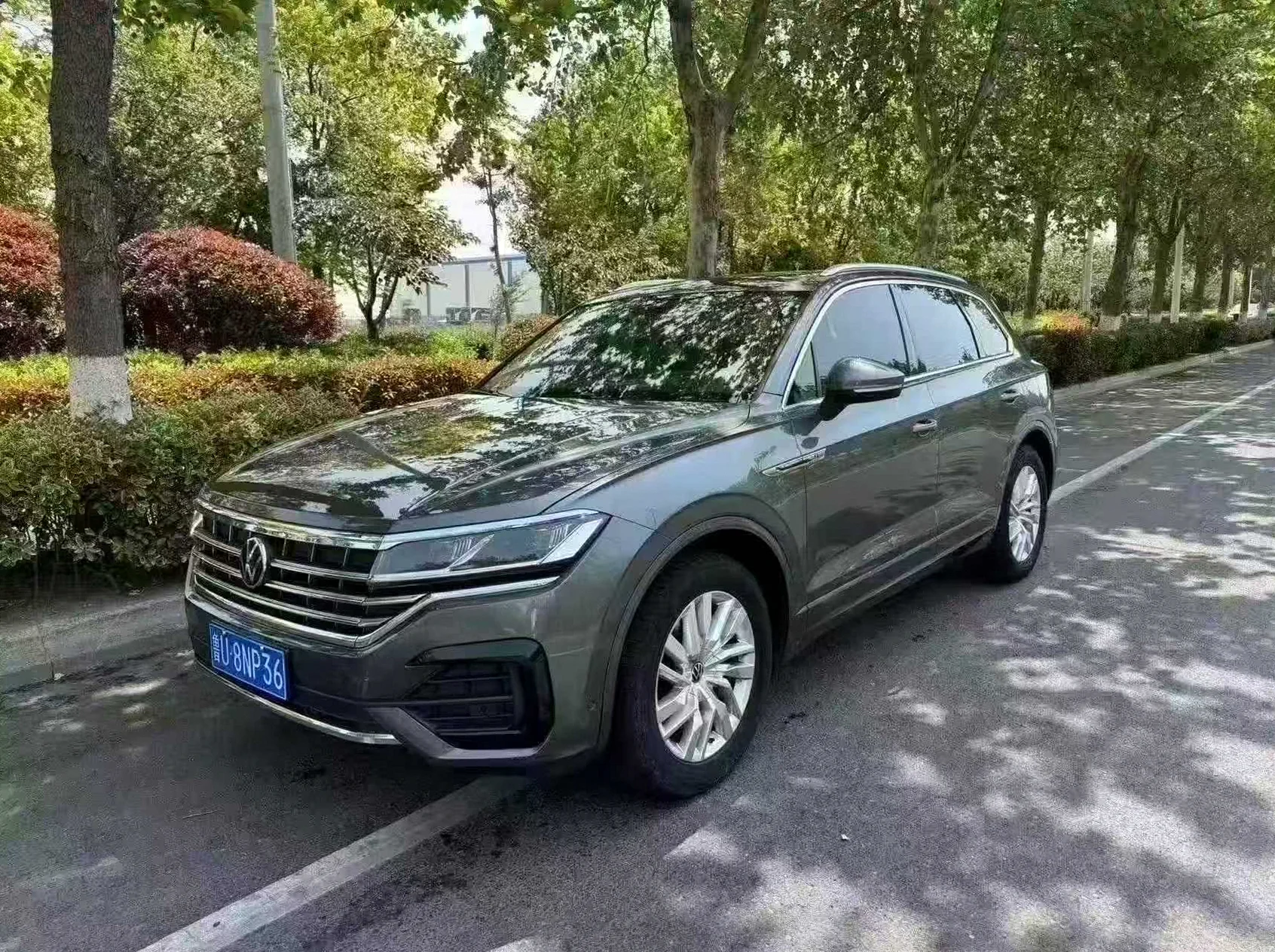 大众途锐 后面外观一