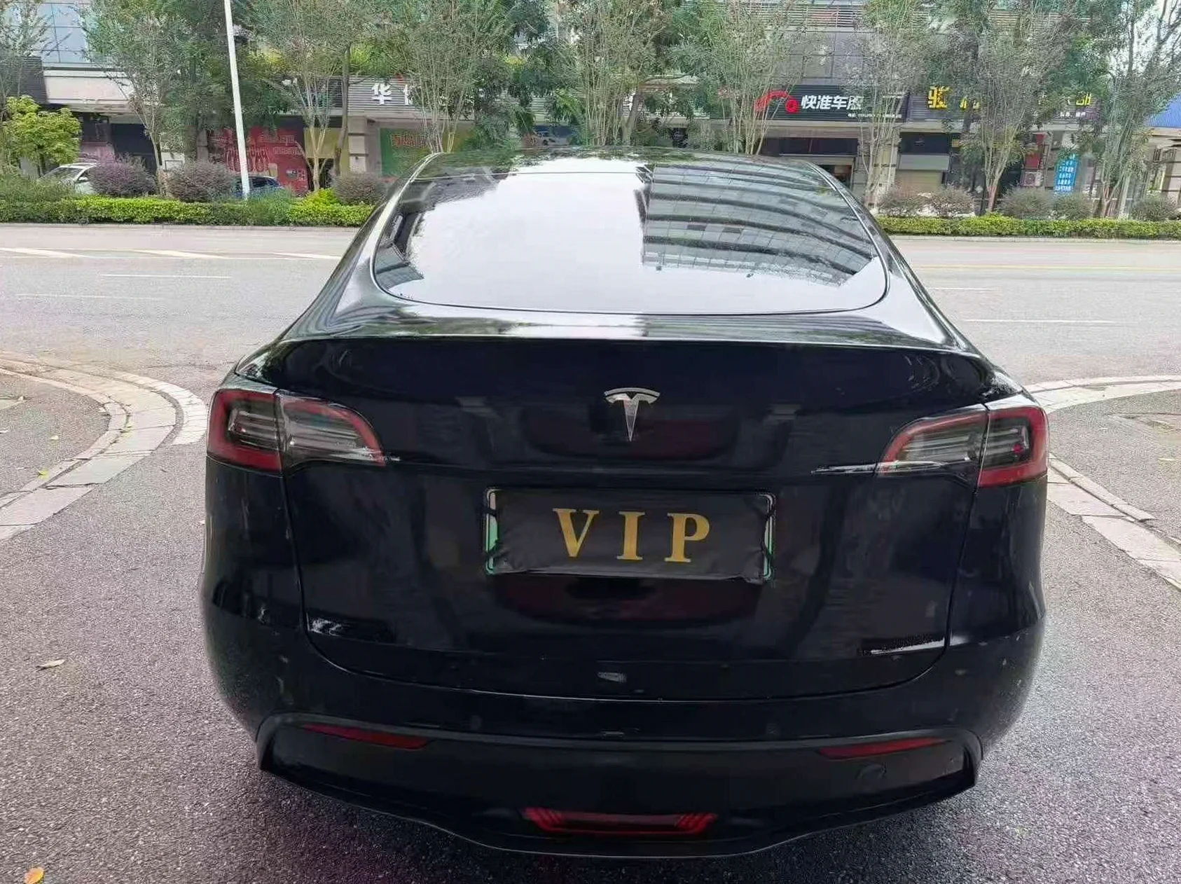 特斯拉MODEL 后面外观二