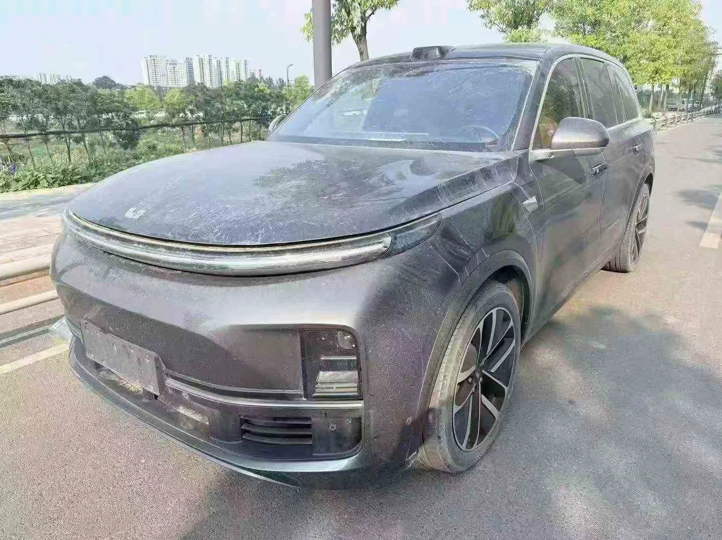 理想L9 正面外观三
