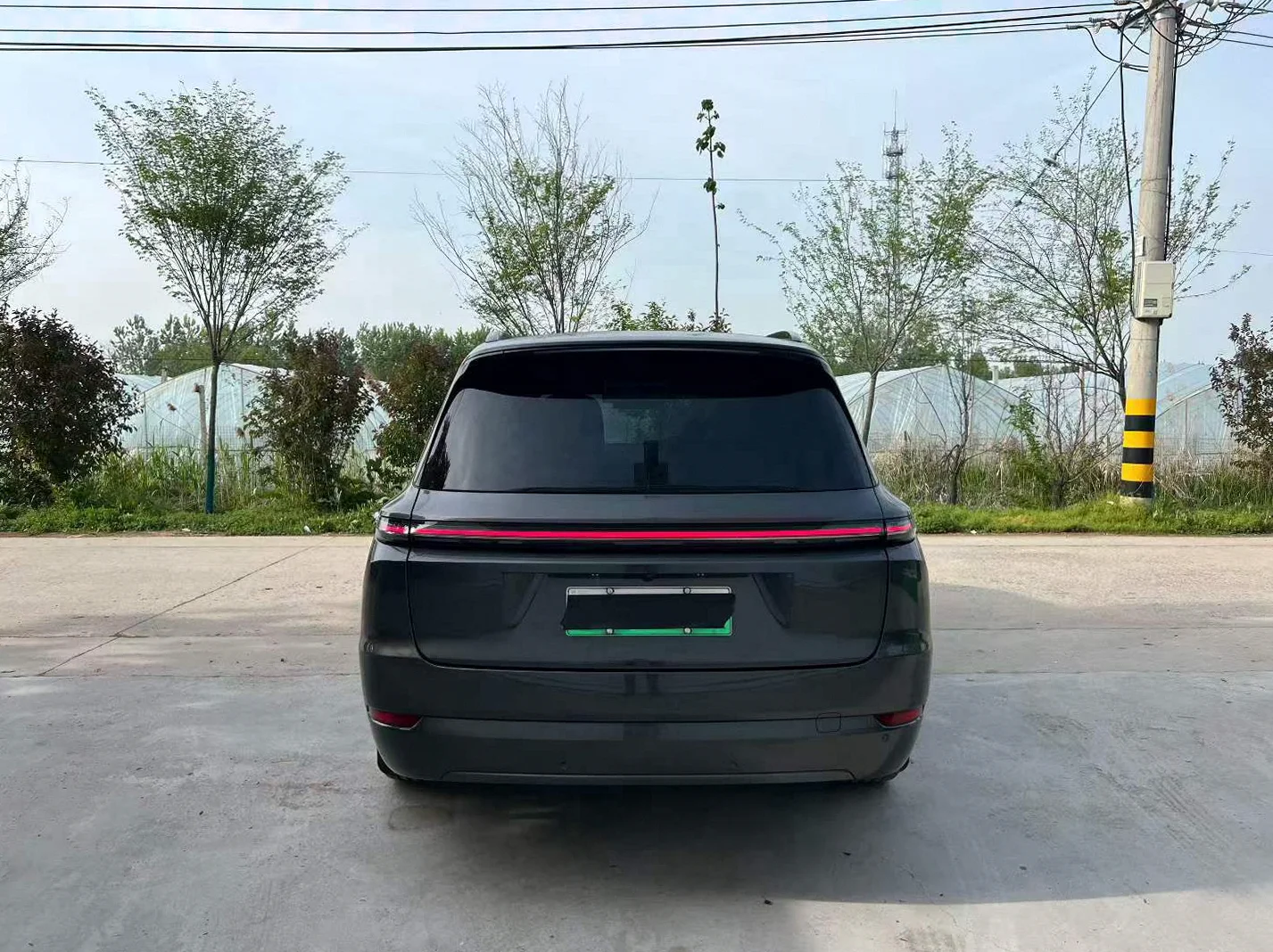 理想L9 后面外观一