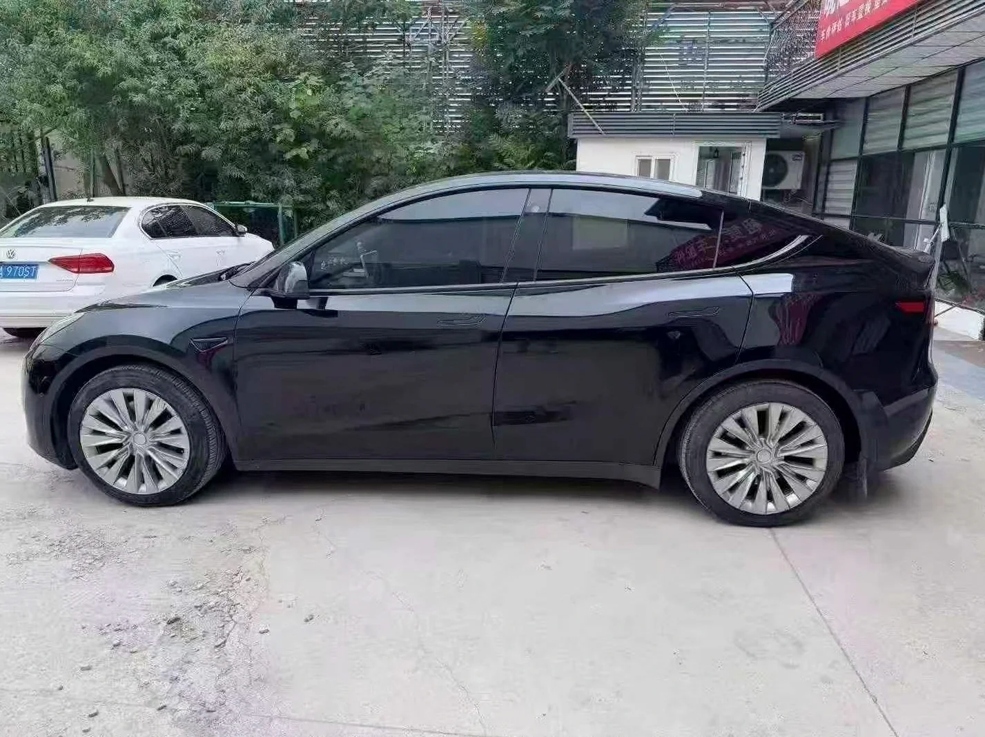 特斯拉MODEL 正面外观三