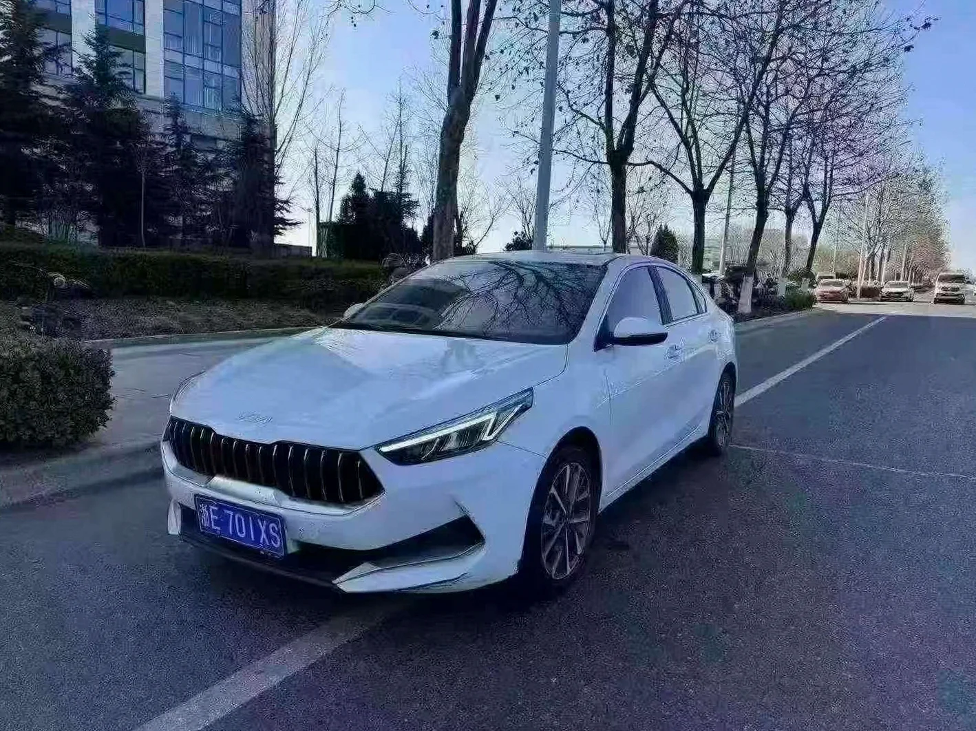 起亚K3 正面外观三