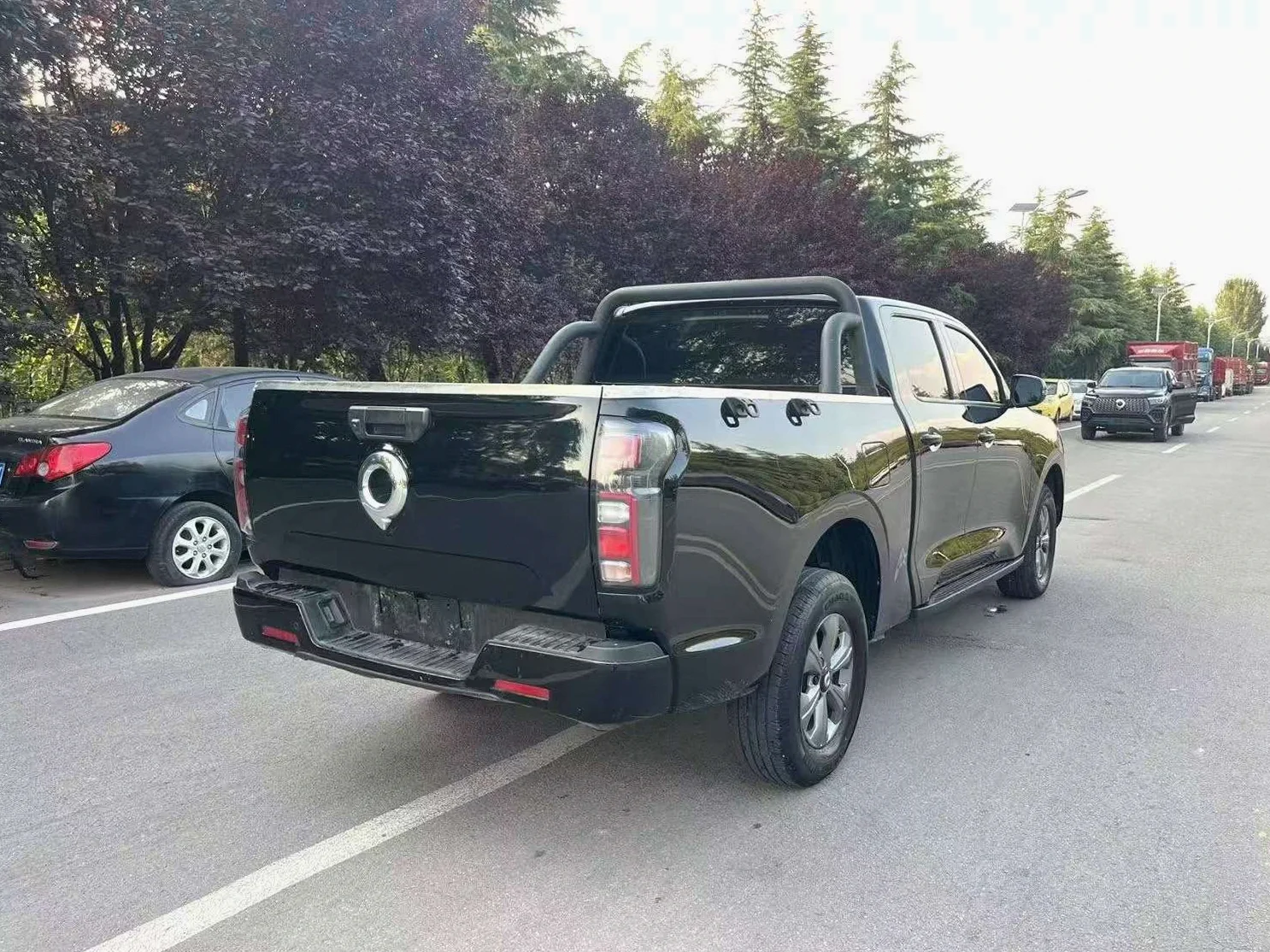 长城汽车炮 后面外观一