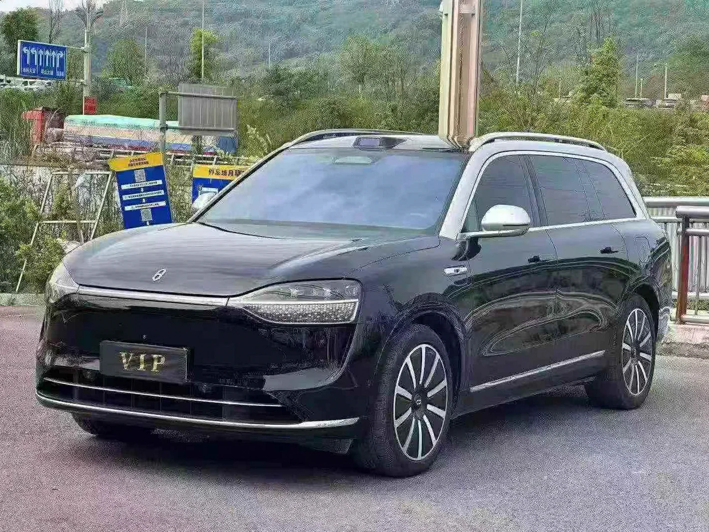 华为智选问界 正面外观三