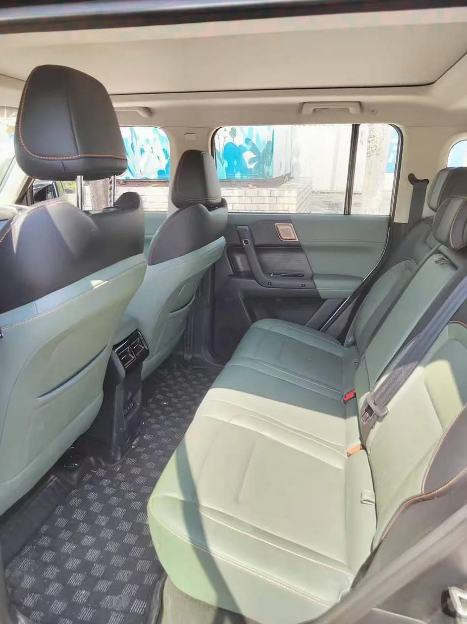奇瑞ICAR 内饰后排
