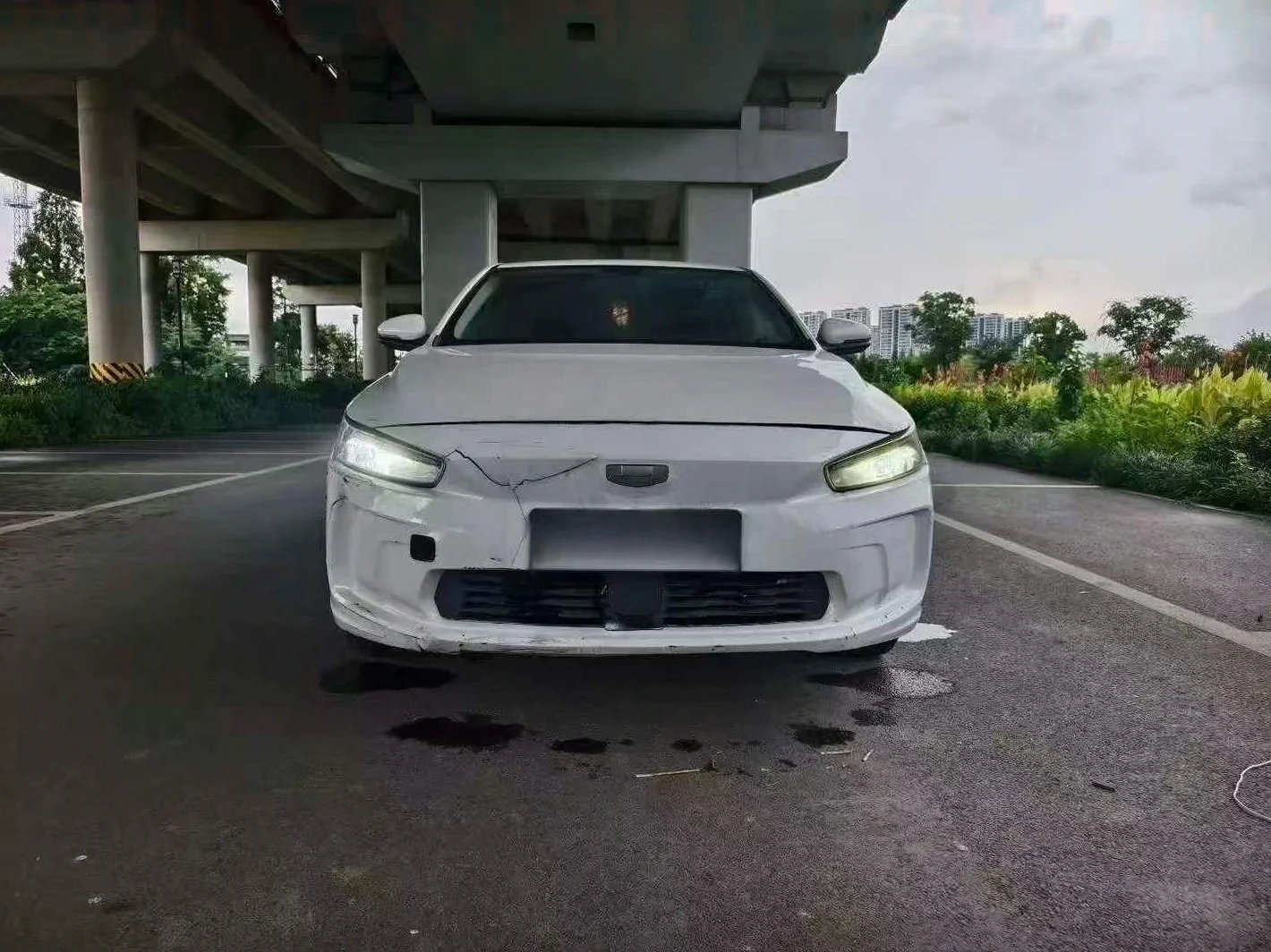 吉利几何 正面外观二