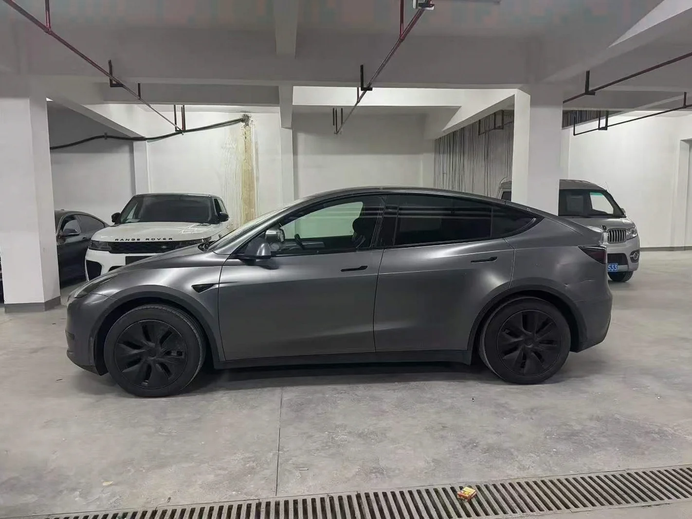 特斯拉MODEL 正面外观三