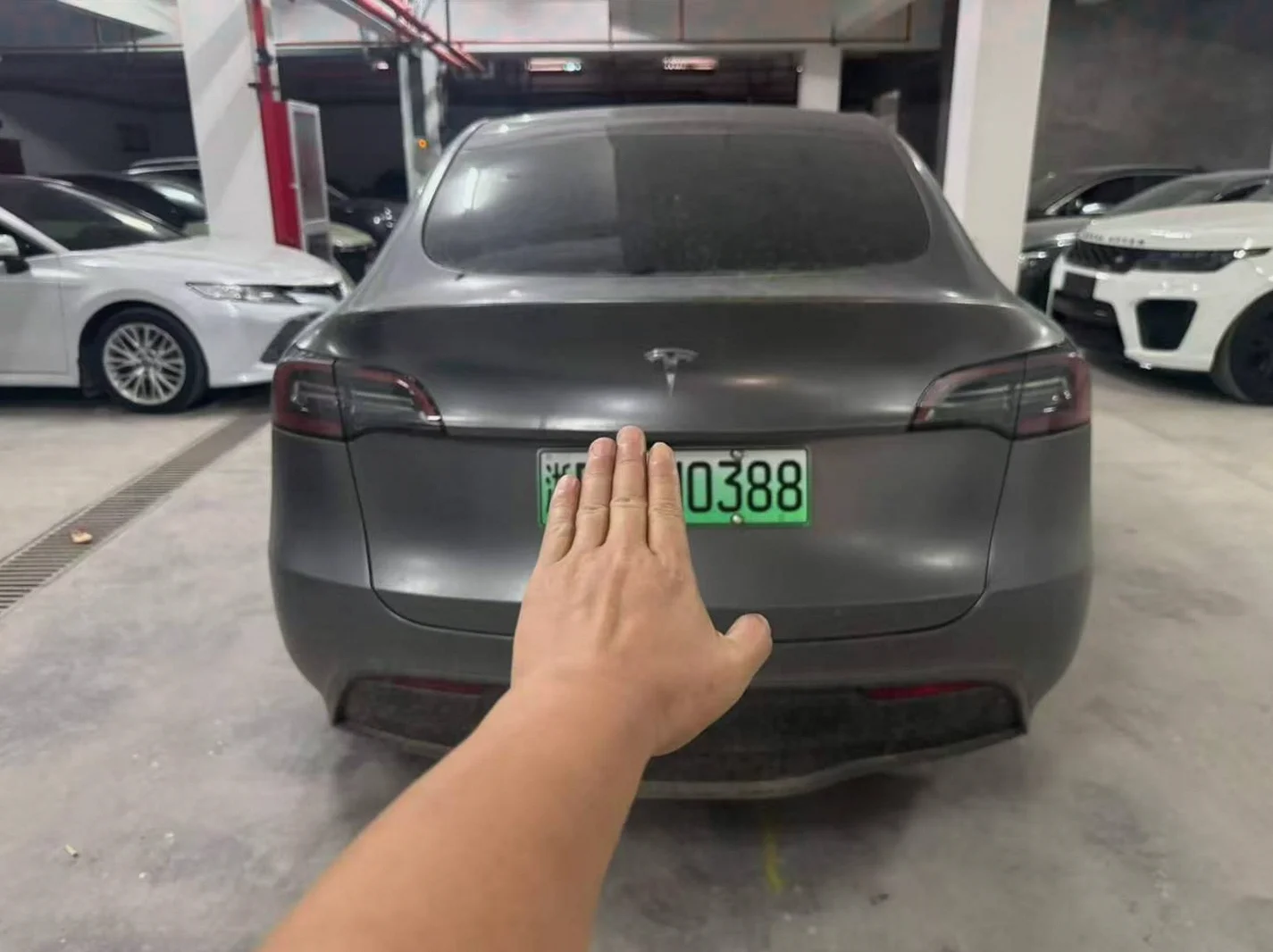 特斯拉MODEL 后面外观一