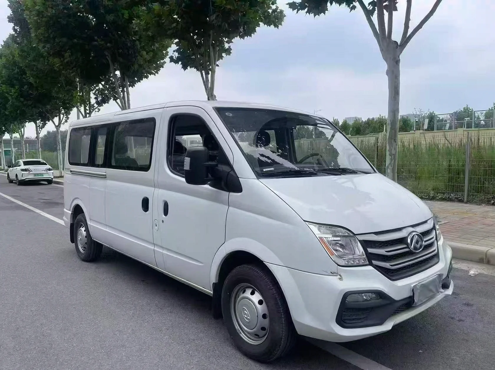 2024款 大通V80 加长客运版