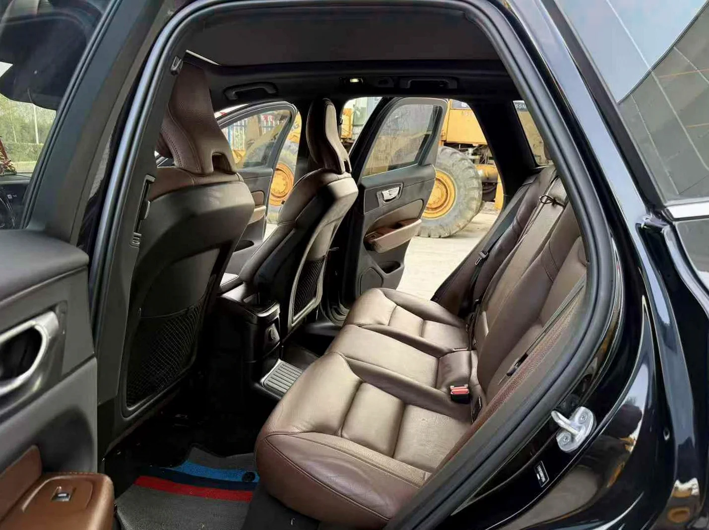 沃尔沃XC60 驾驶室