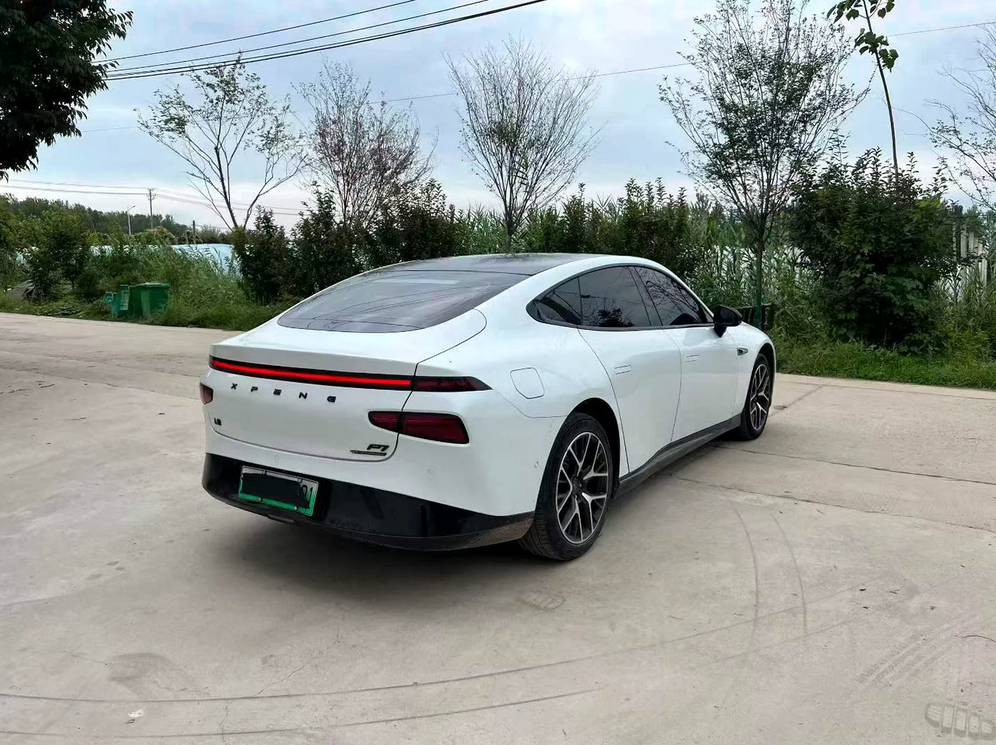 小鹏汽车p7 后面外观二