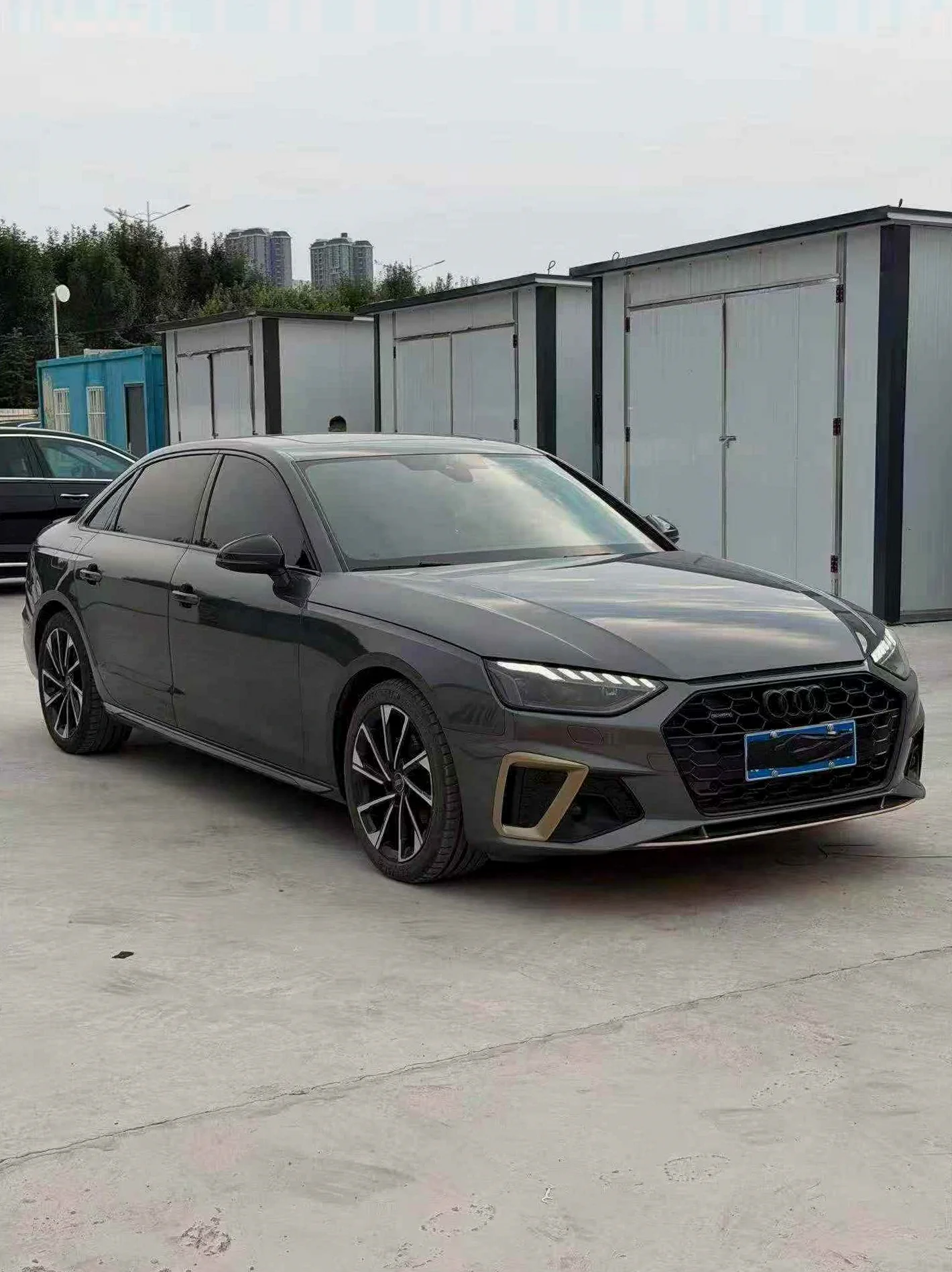 奥迪A4L 正面外观二