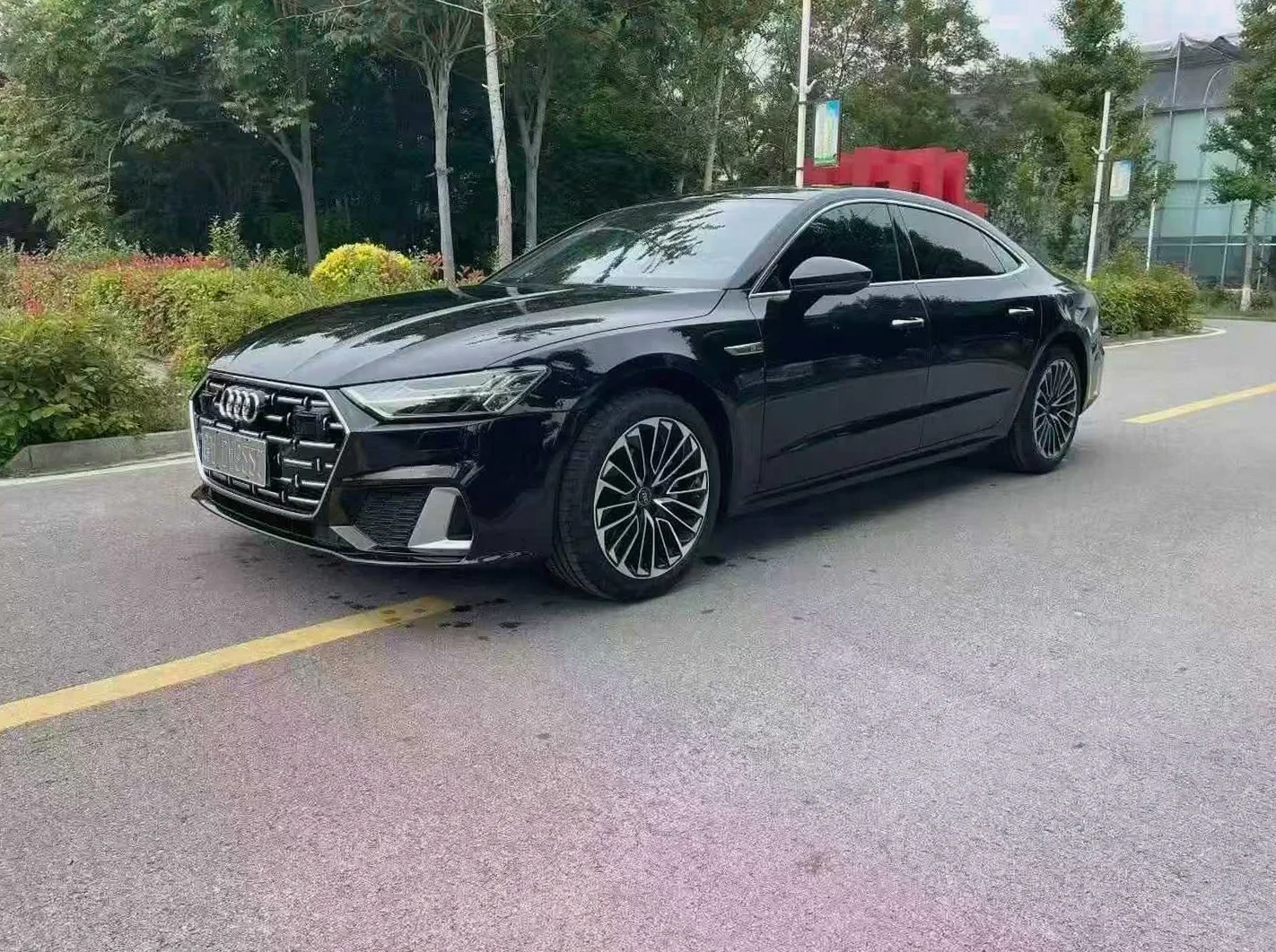 奥迪A7L 正面外观三