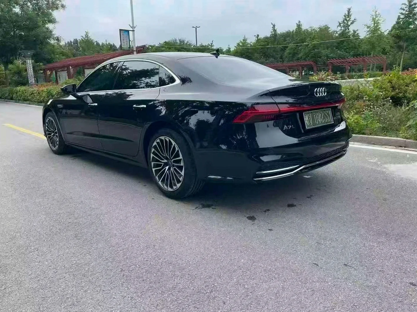 奥迪A7L 后面外观三
