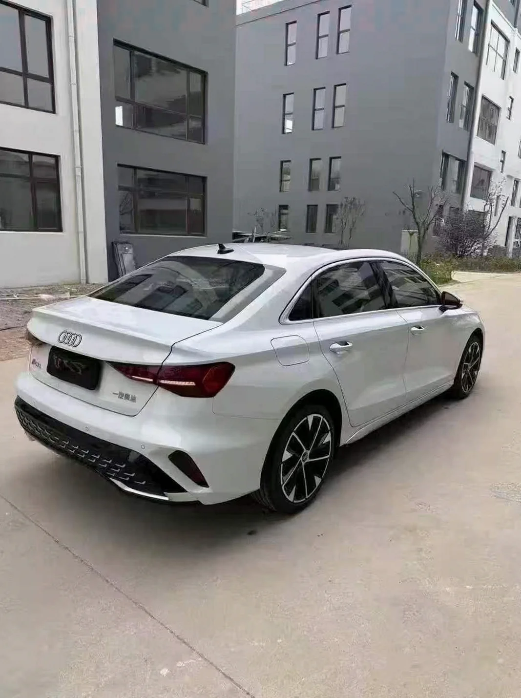奥迪A3 后面外观一