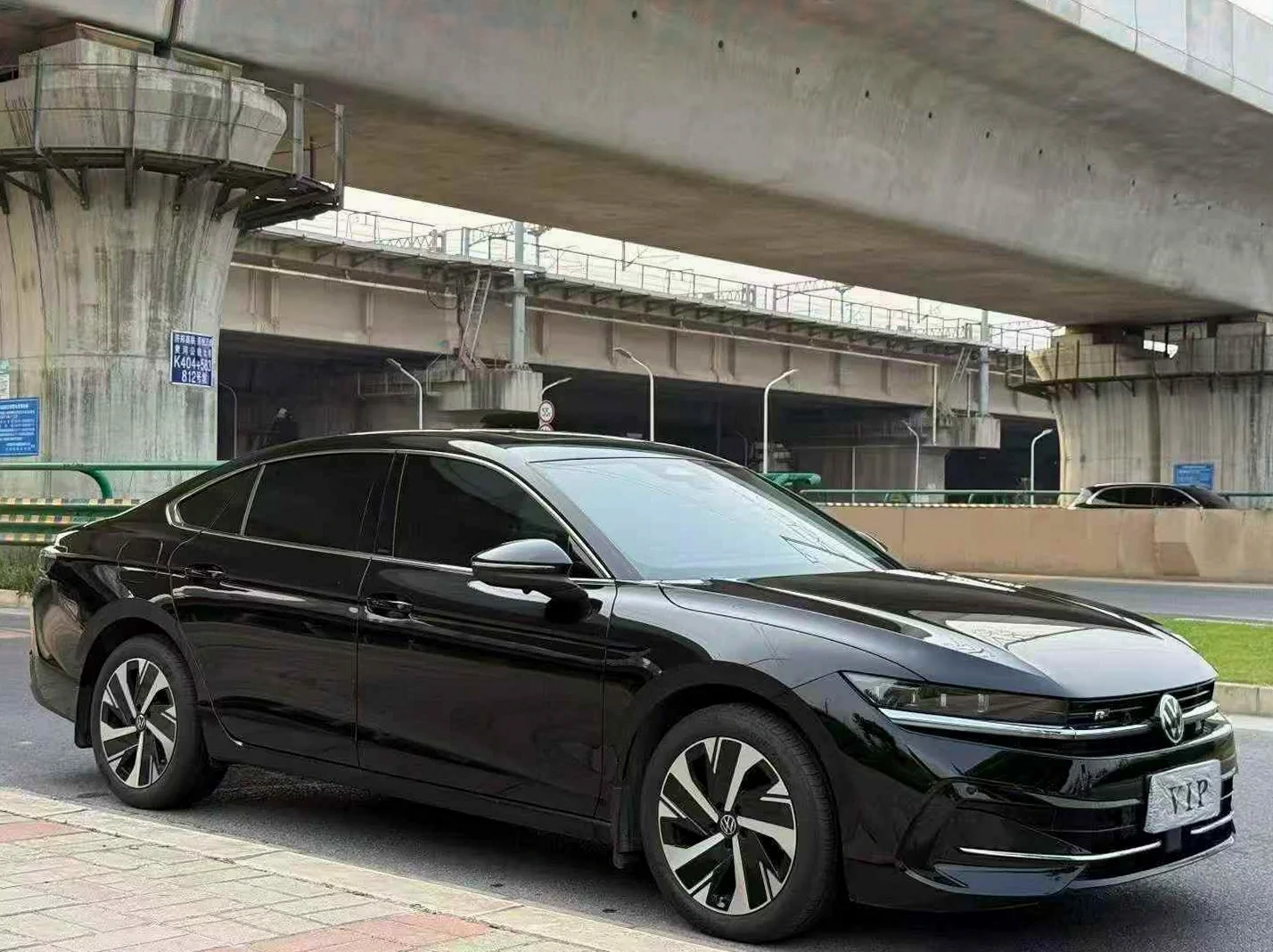 大众迈腾 正面外观二