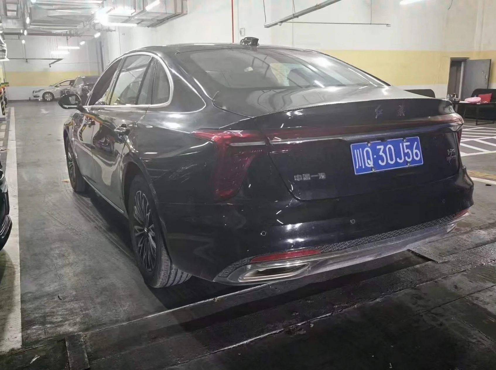 红旗H5 后面外观二