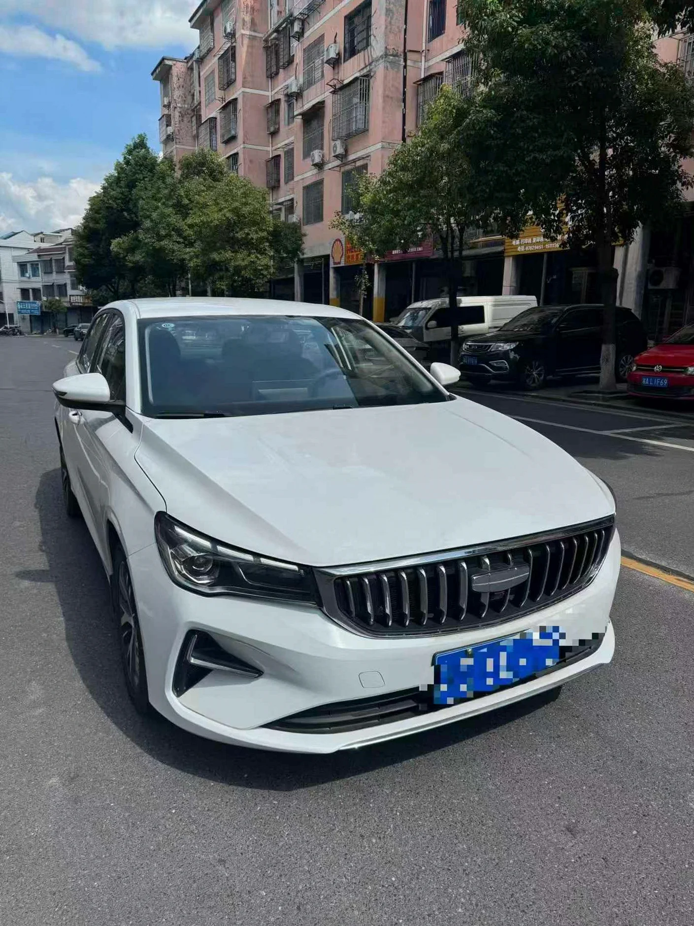 吉利帝豪 正面外观二