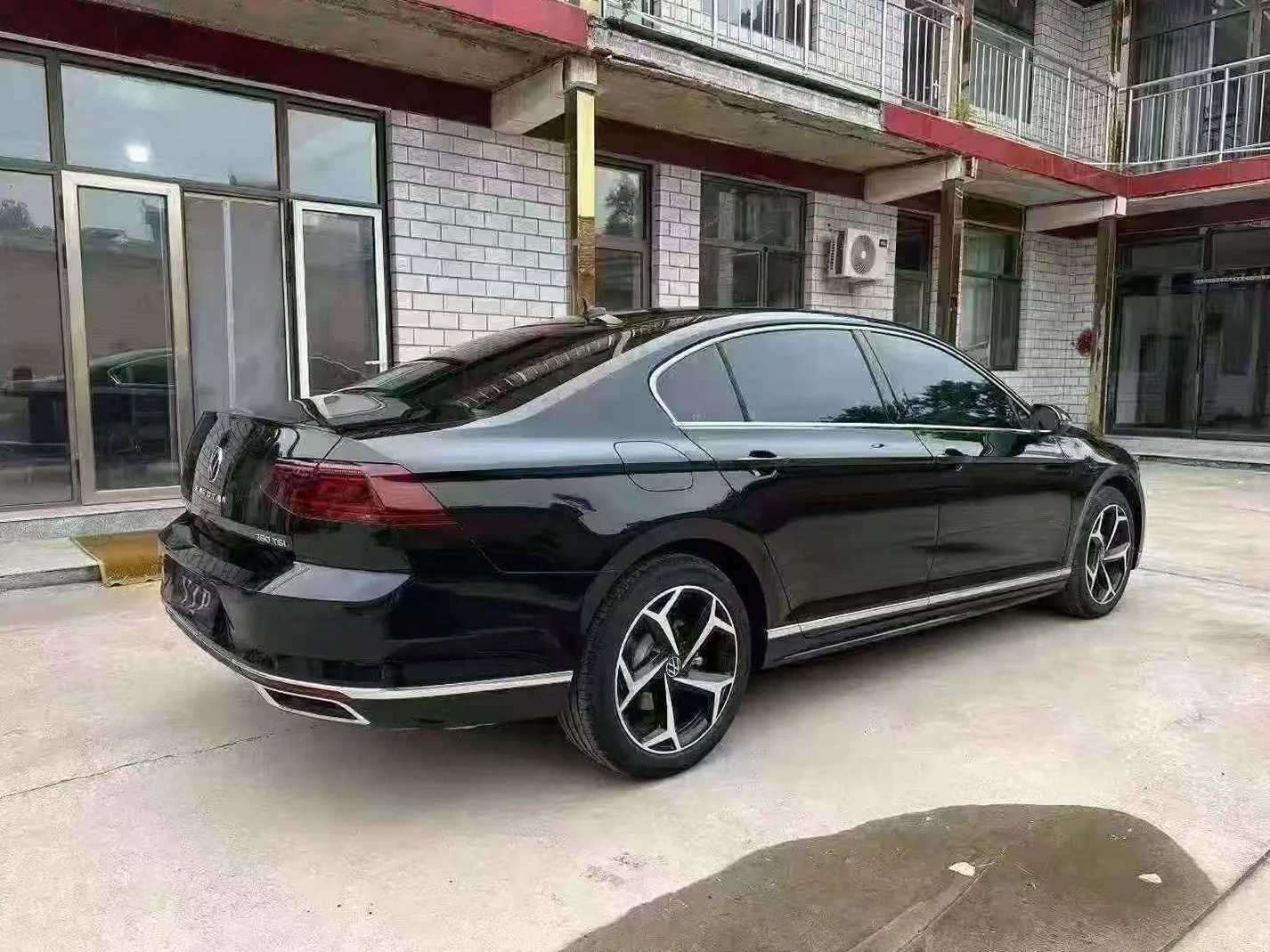 大众迈腾 后面外观一