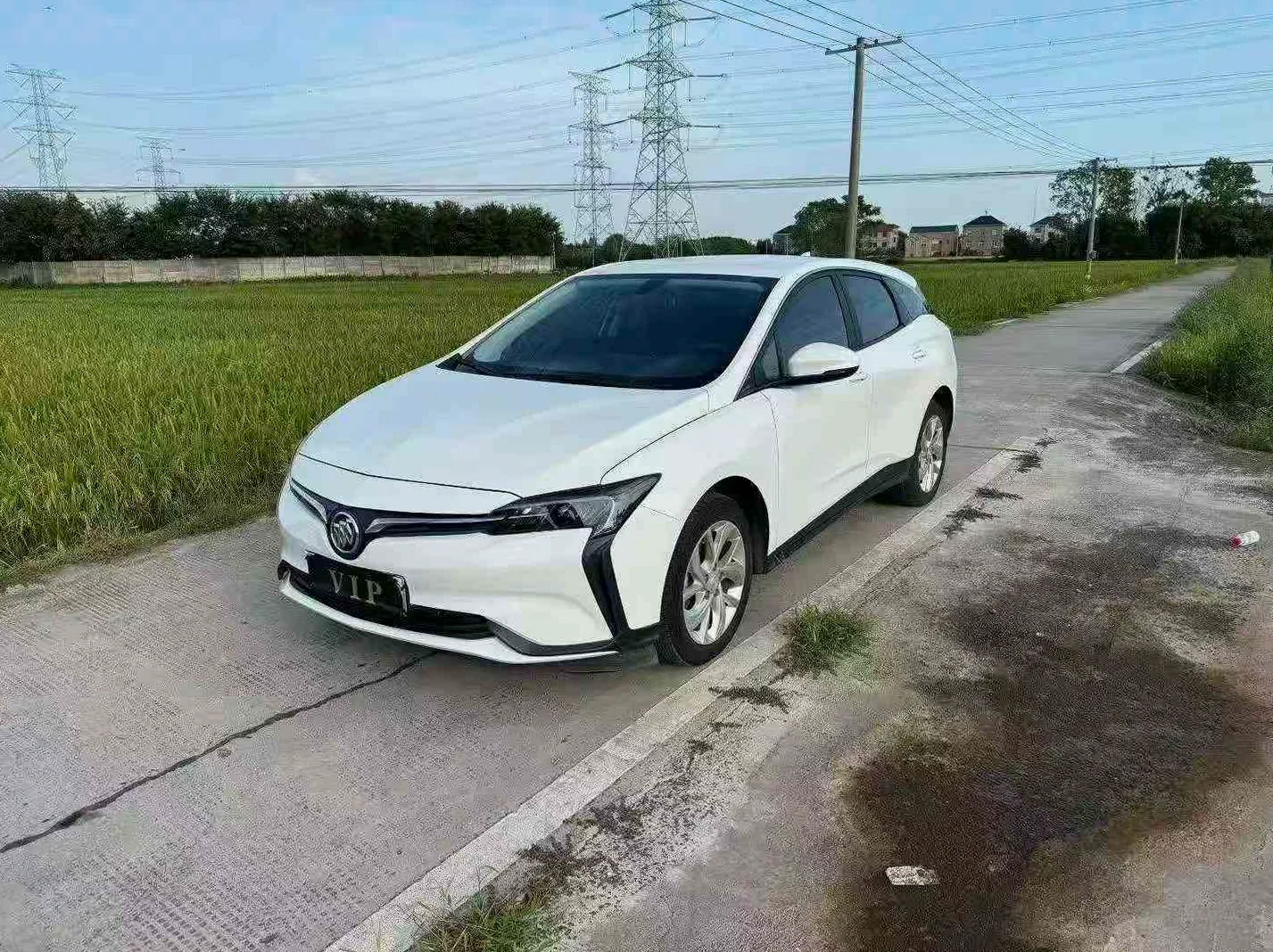 别克微蓝 正面外观三