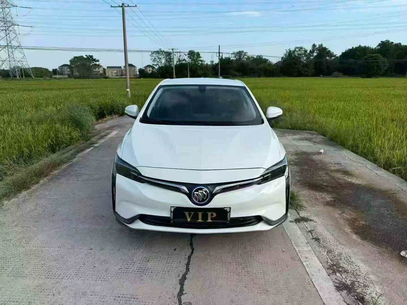 别克微蓝 正面外观二
