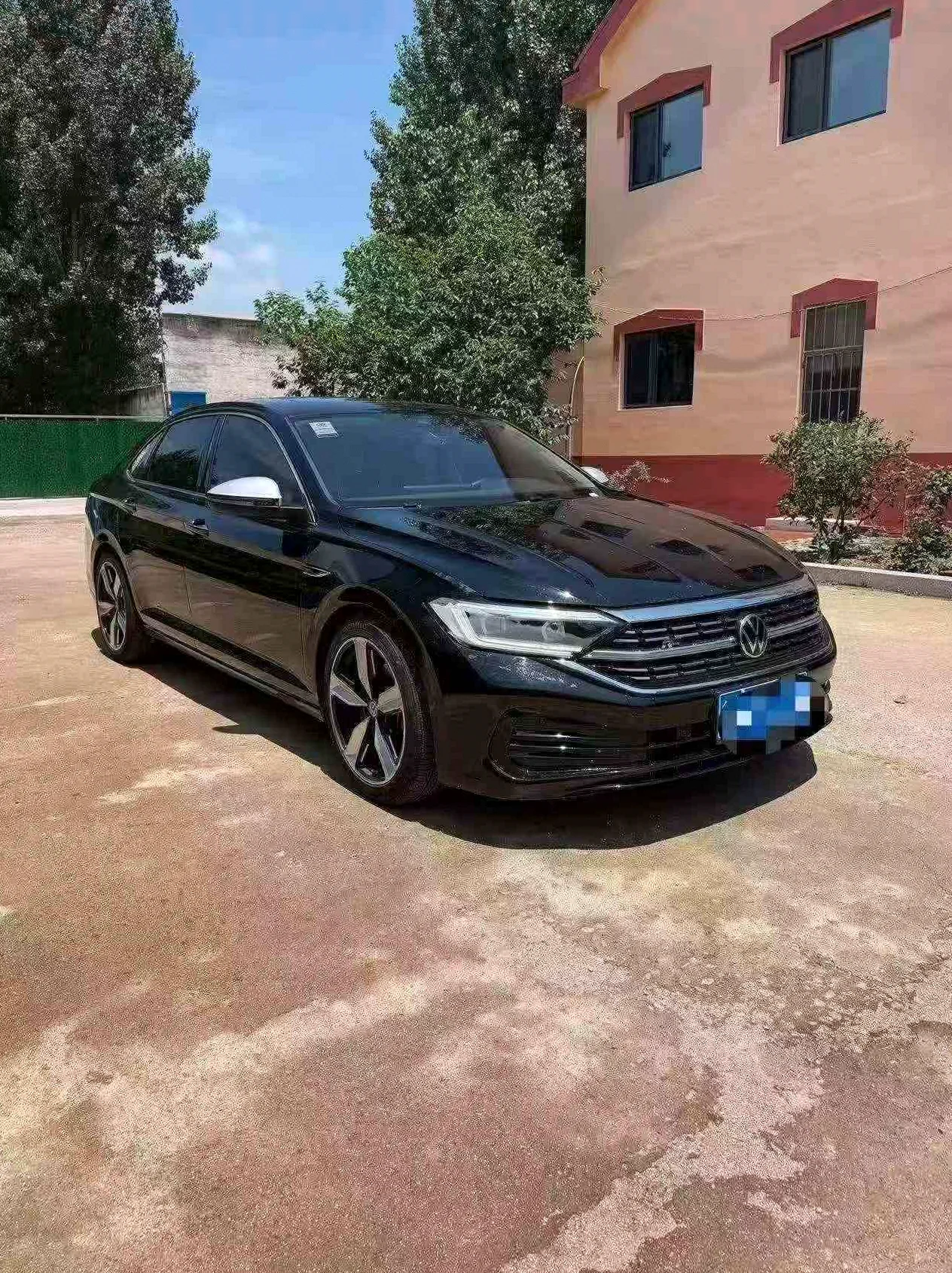 大众速腾 正面外观三