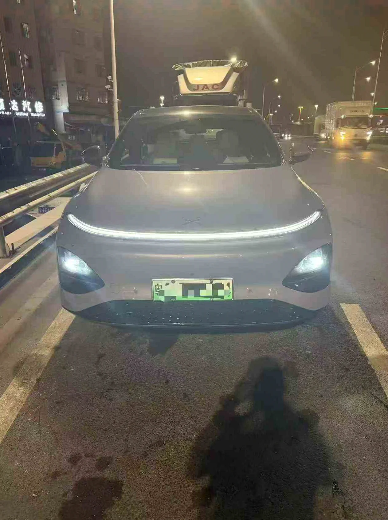 小鹏汽车G6 正面外观二