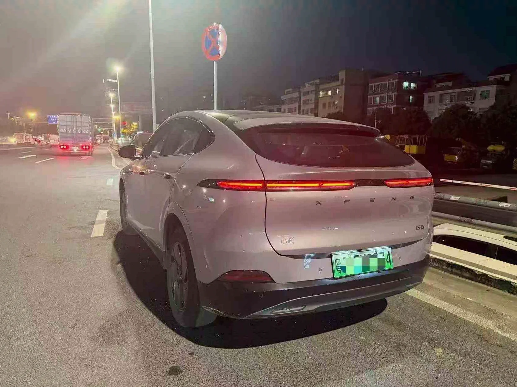 小鹏汽车G6 后面外观二